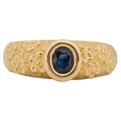 Antique 1900's Victorian 18K Gold Floral Engraved and Embossed Solitaire Sapphire Ring