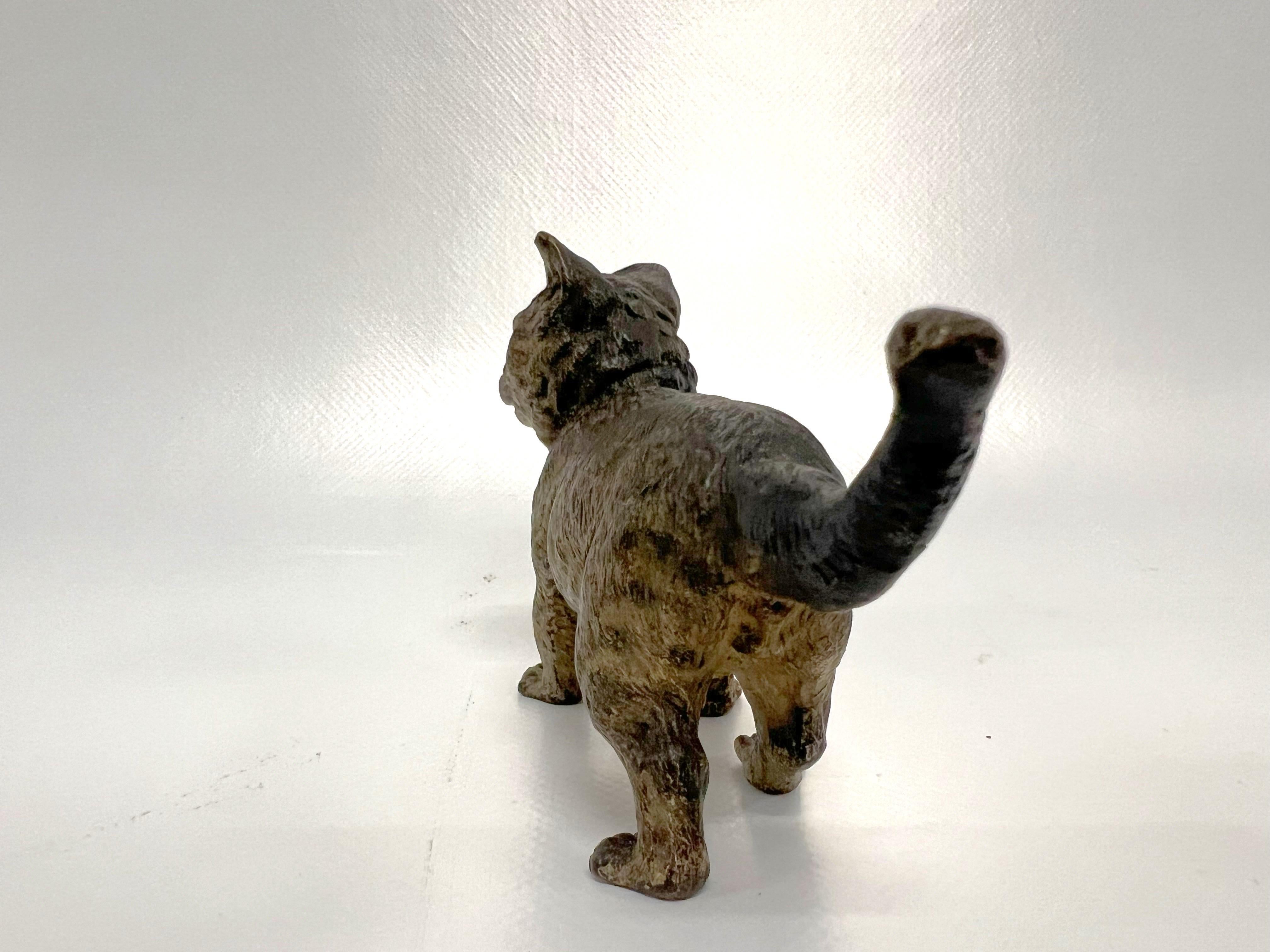 1900s Vienna Cold Painted Bronze Cat, Attributed to Bergman In Good Condition In Charleston, SC