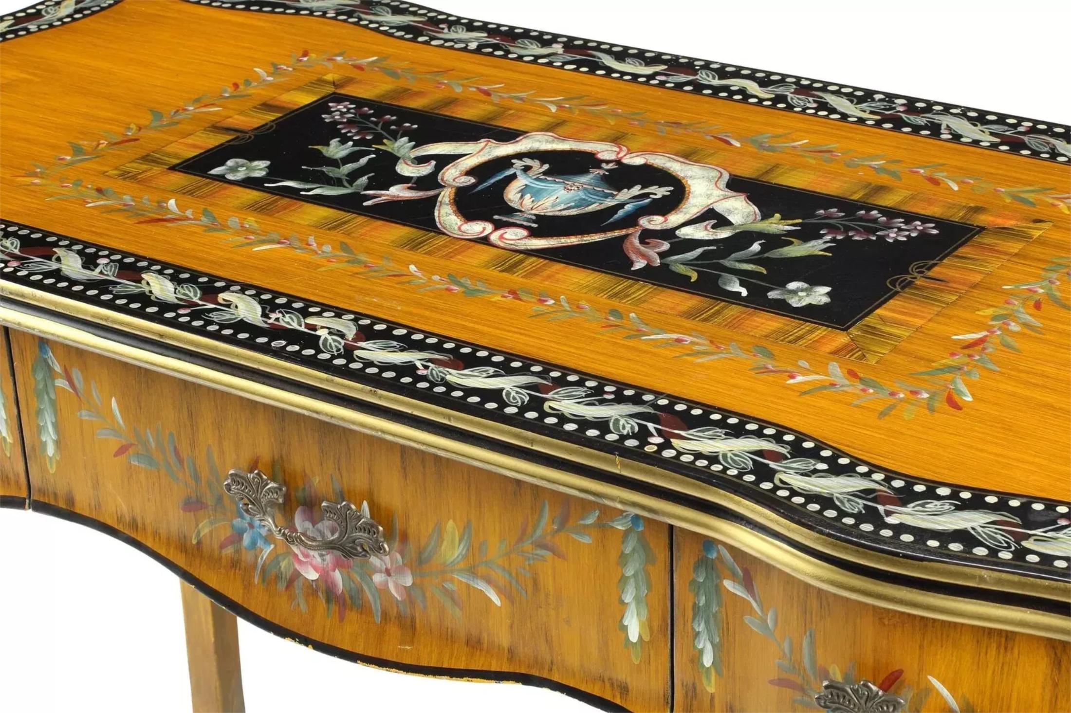 Charmant Vintage / Antique Adams de 1900, décoré à la peinture,  Bureau d'écriture !

Bureau, Bureau d'écriture, Adams Style, Peinture décorée, Vintage / Antique, 1900's, 20th Century !

Fabriqué avec l'élégance d'antan, ce bureau de style Adams est