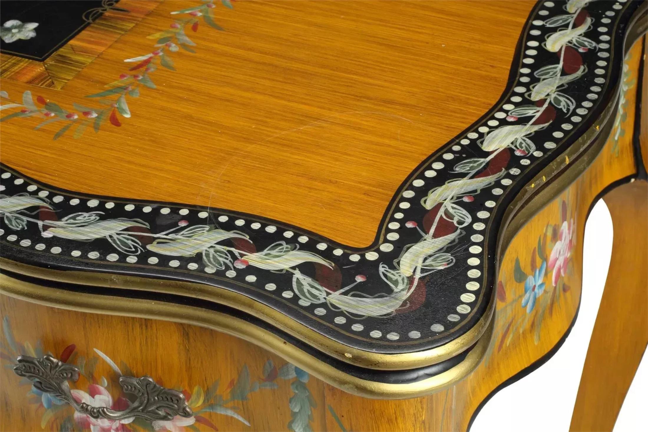 Européen Robe Adam vintage/ancienne des années 1900, décorée de peinture  Bureau d'écriture ! en vente