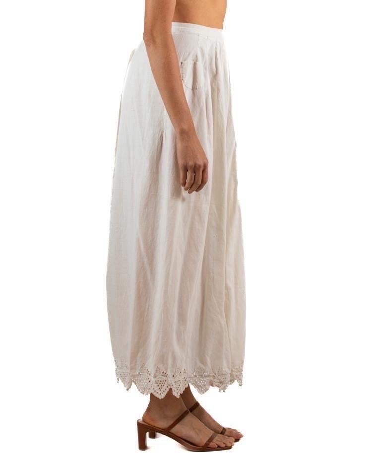 Women's 1900S White Antique Organic Linen Skirt With Hand-Embroidered Lace Hem For Sale