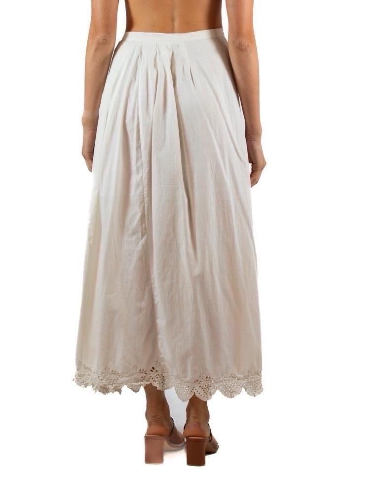 1900S White Antique Organic Linen Skirt With Hand-Embroidered Lace Hem For Sale 2