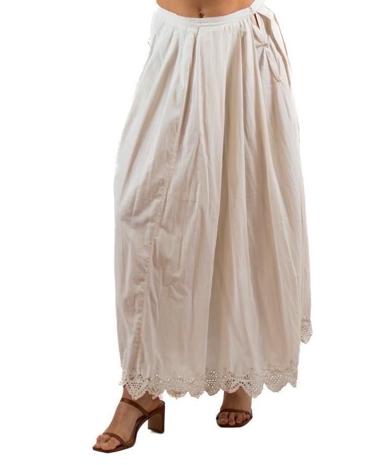 1900S White Antique Organic Linen Skirt With Hand-Embroidered Lace Hem For Sale 3