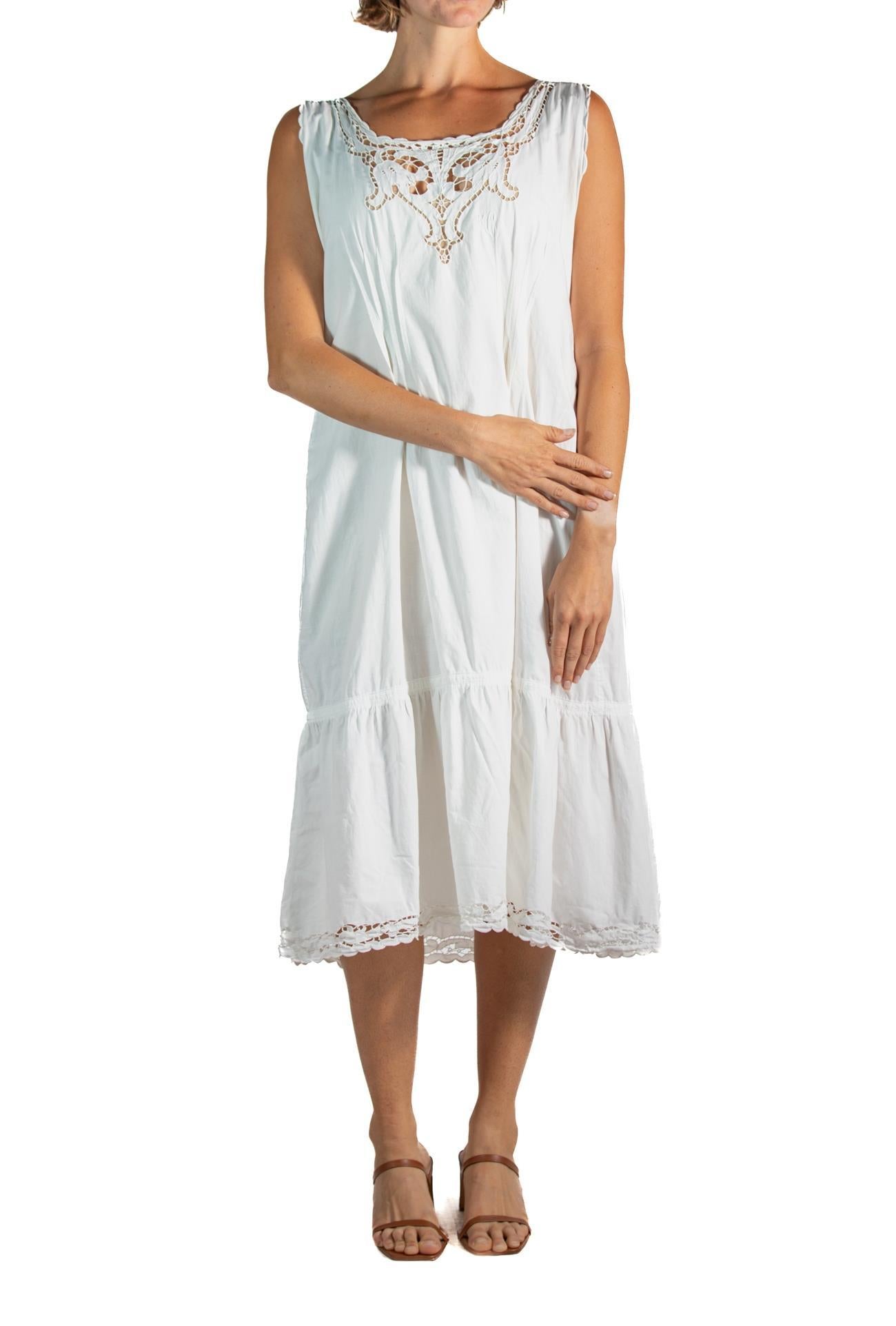 Women's 1900S White Organic Cotton & Lace Dress For Sale