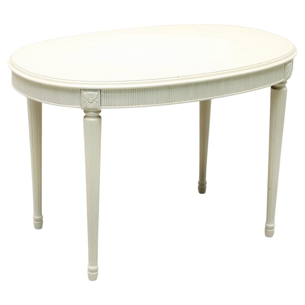 1900s White Painted Swedish Gustavian Style Salon Table For Sale