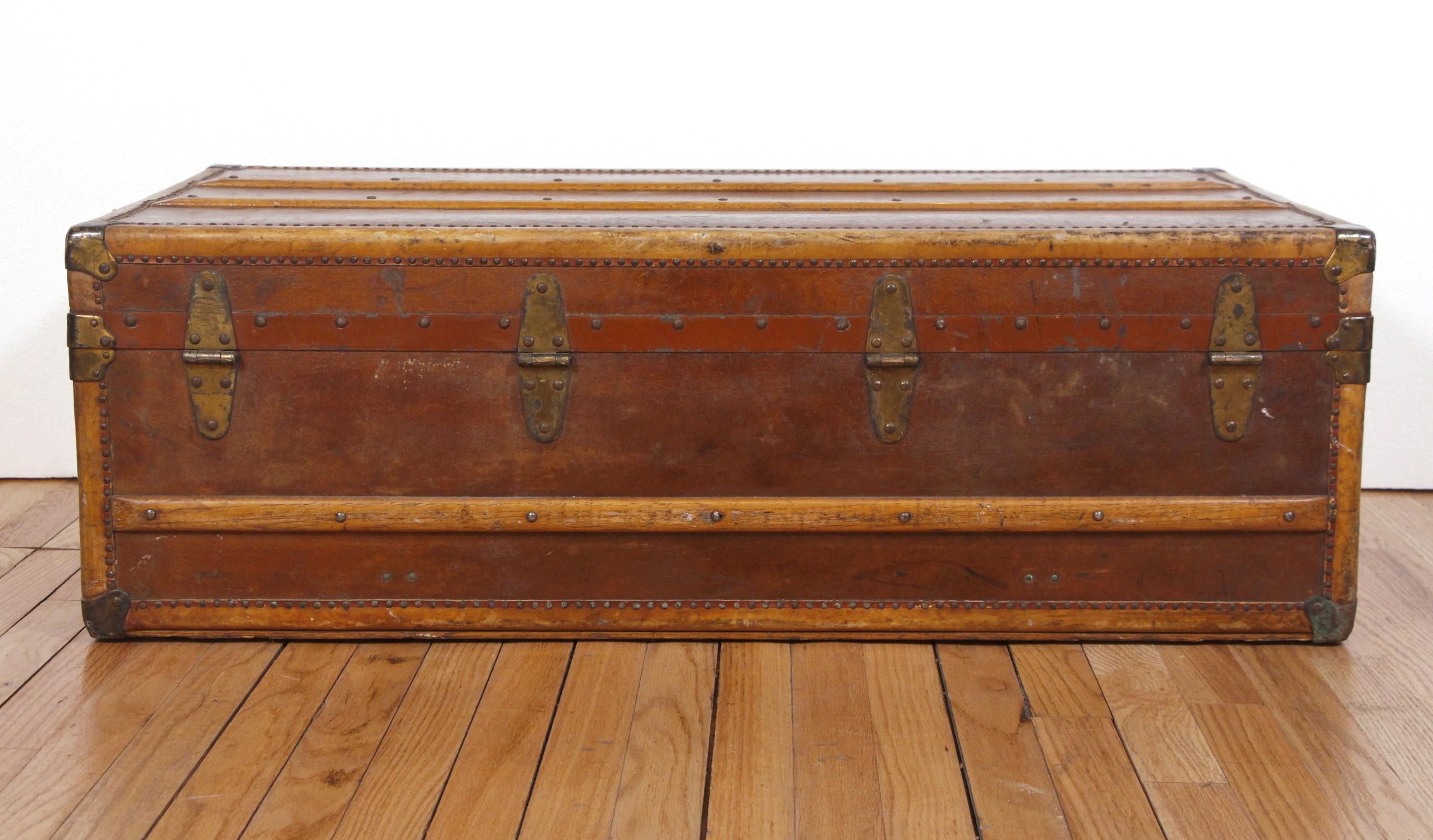1900s Wood Trunk Luggage, Arthur Gilmore Inc. W/ Leather Handles 8