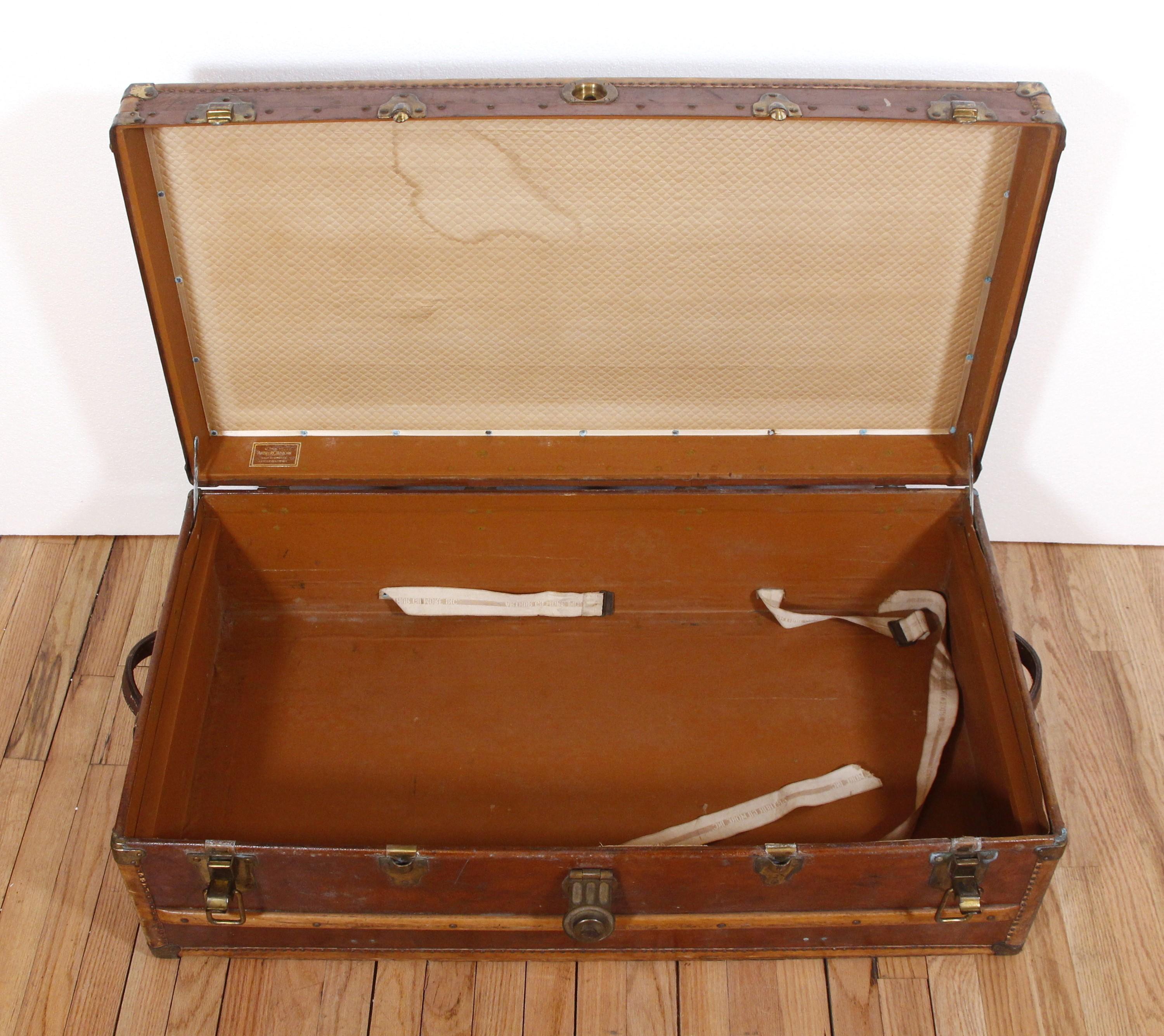 1900s Wood Trunk Luggage, Arthur Gilmore Inc. W/ Leather Handles 1