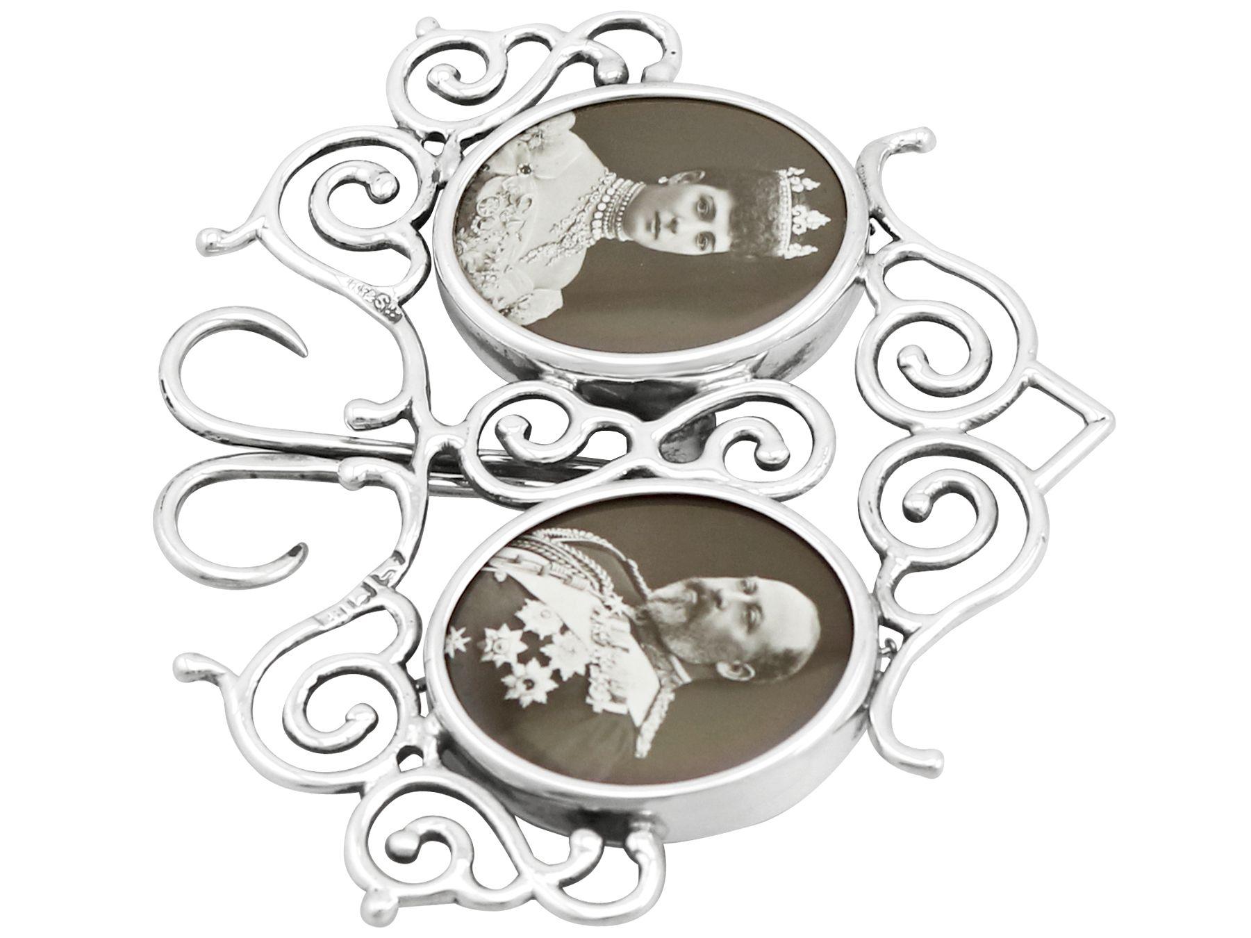 1901 Antique Edwardian Sterling Silver Double Commemorative Frame For Sale 1
