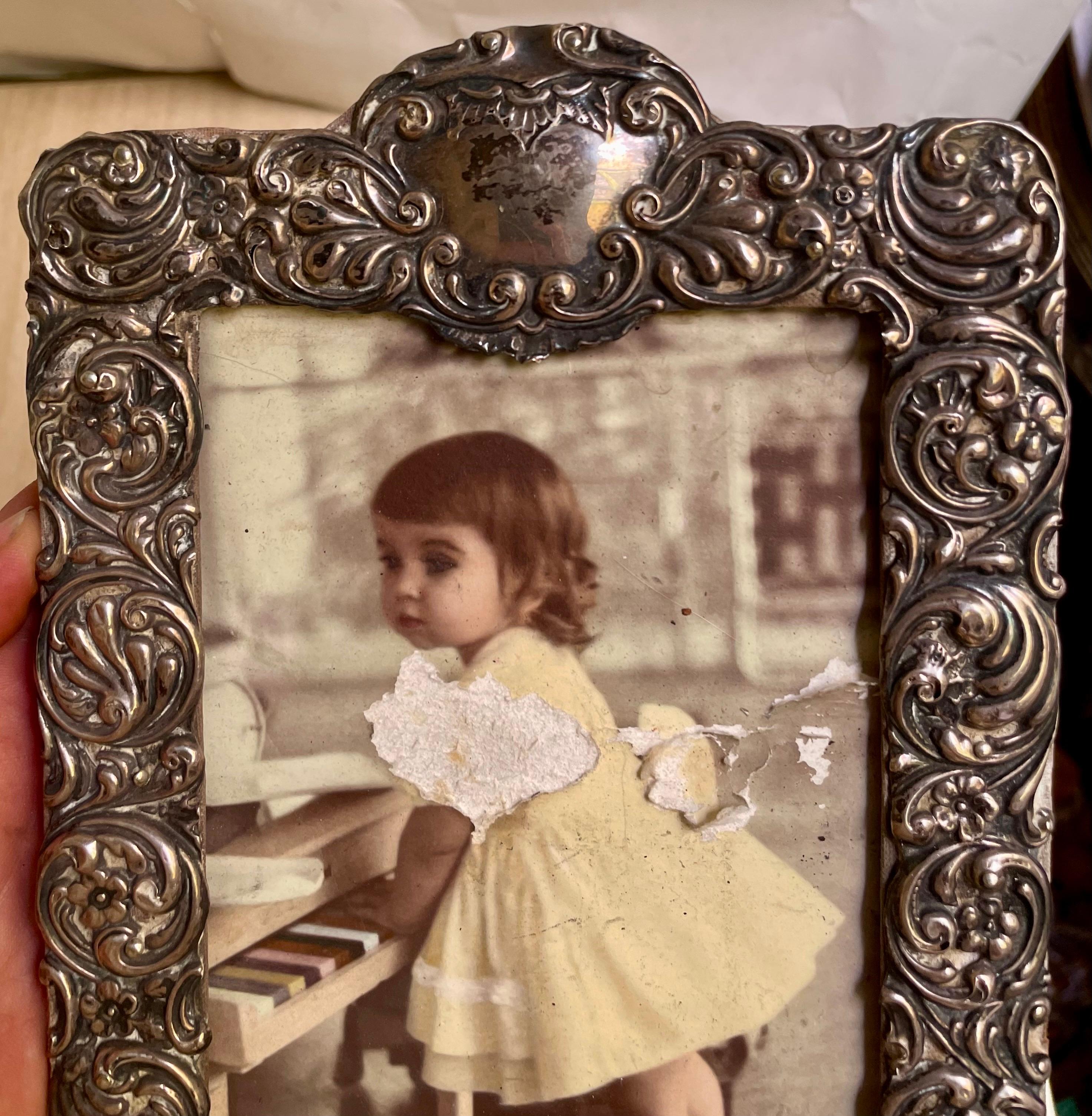 Late Victorian 1901 Birmingham Mint Sterling Silver Desk Top Picture Frame Embossed Design For Sale