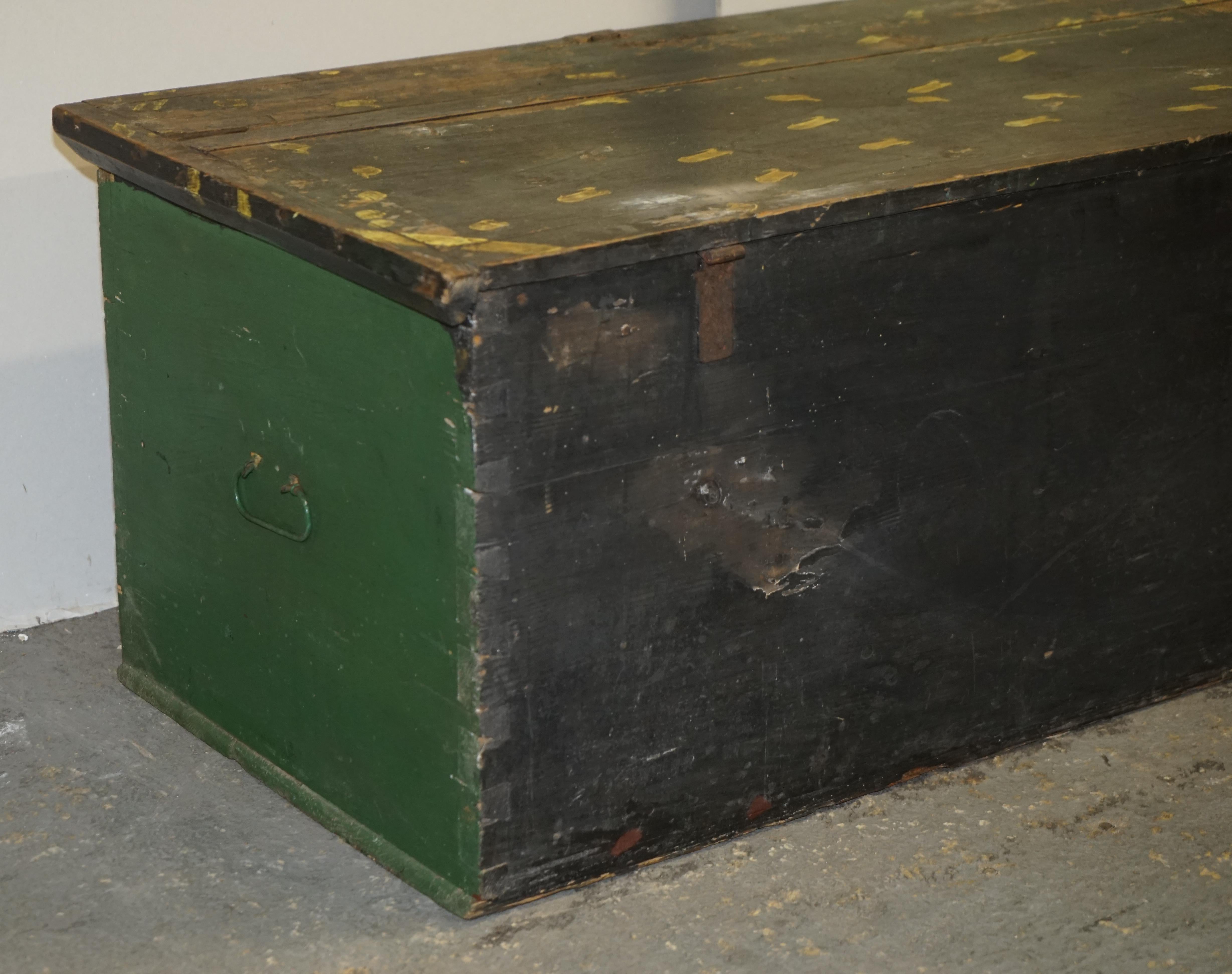 1901 Dated Love Heart Antique Original Paint Romanian Blanket Chest Coffer Trunk For Sale 4
