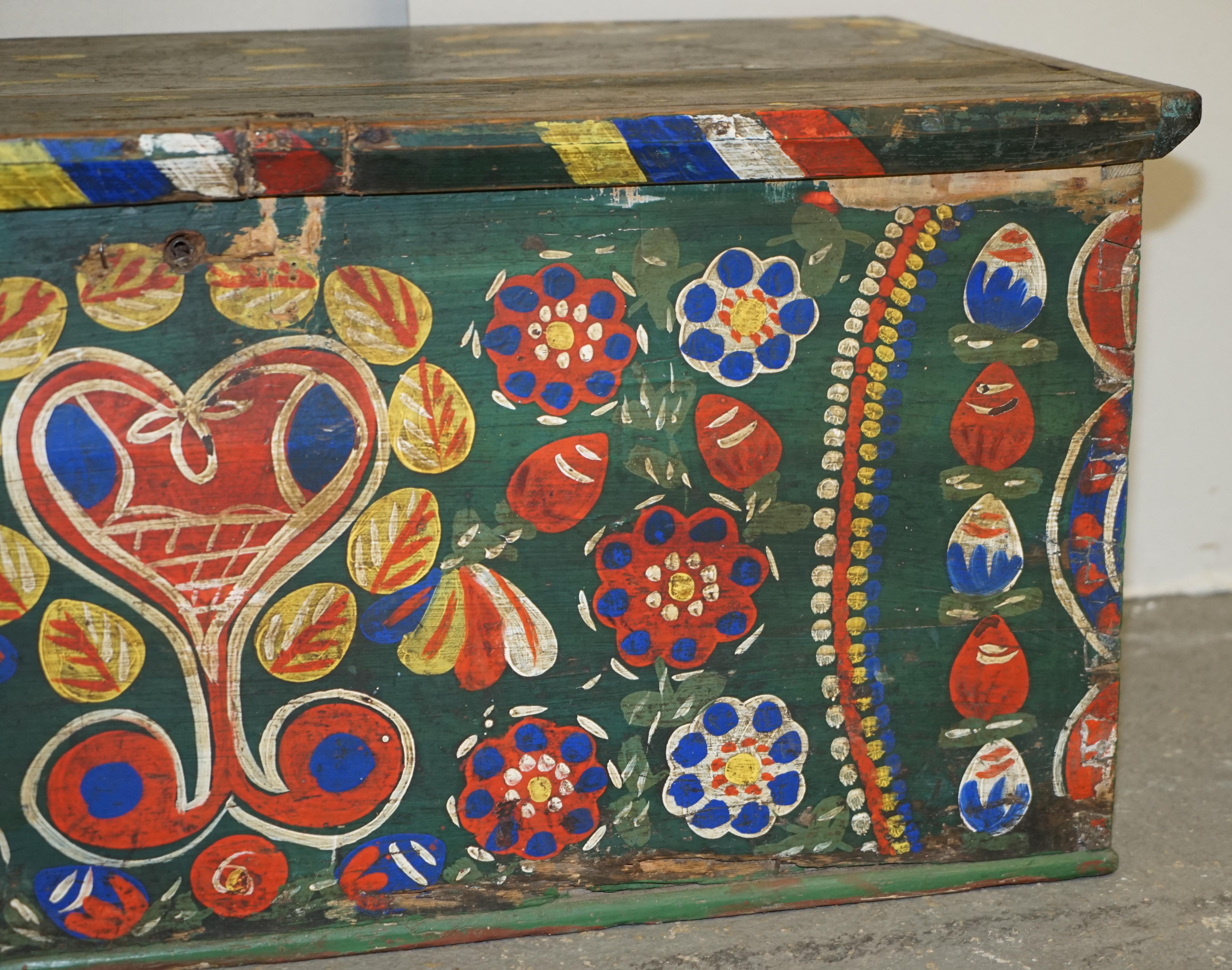 Hand-Painted 1901 Dated Love Heart Antique Original Paint Romanian Blanket Chest Coffer Trunk For Sale