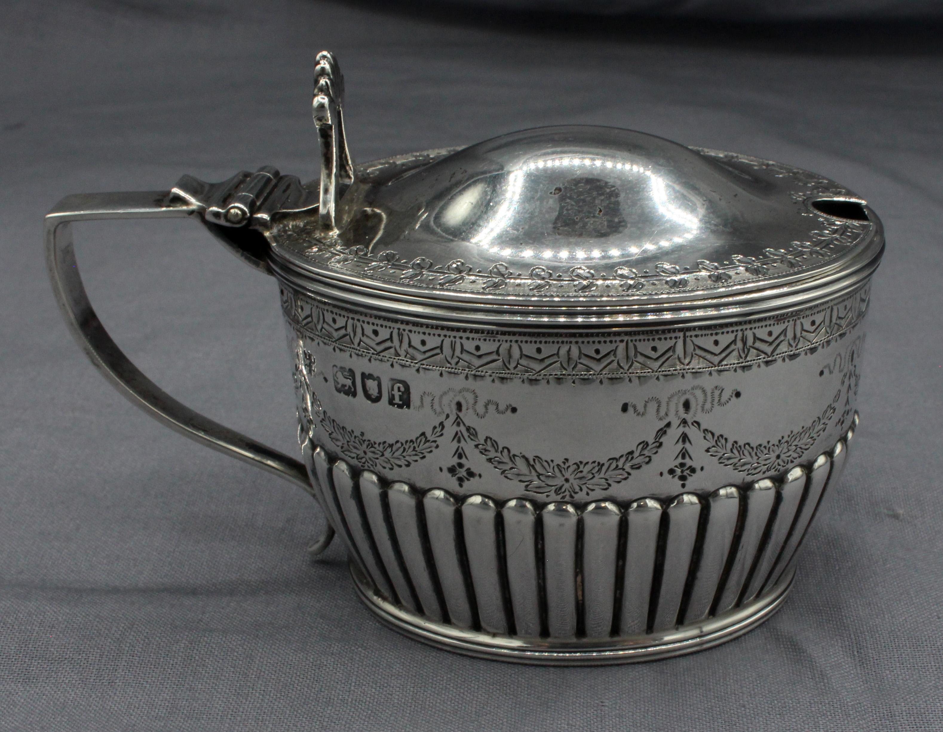 London, 1901, sterling silver mustard pot with cobalt liner. Maker possibly Harrison Brothers. Elegant neoclassical design. 3.10 troy oz. 3 1/4