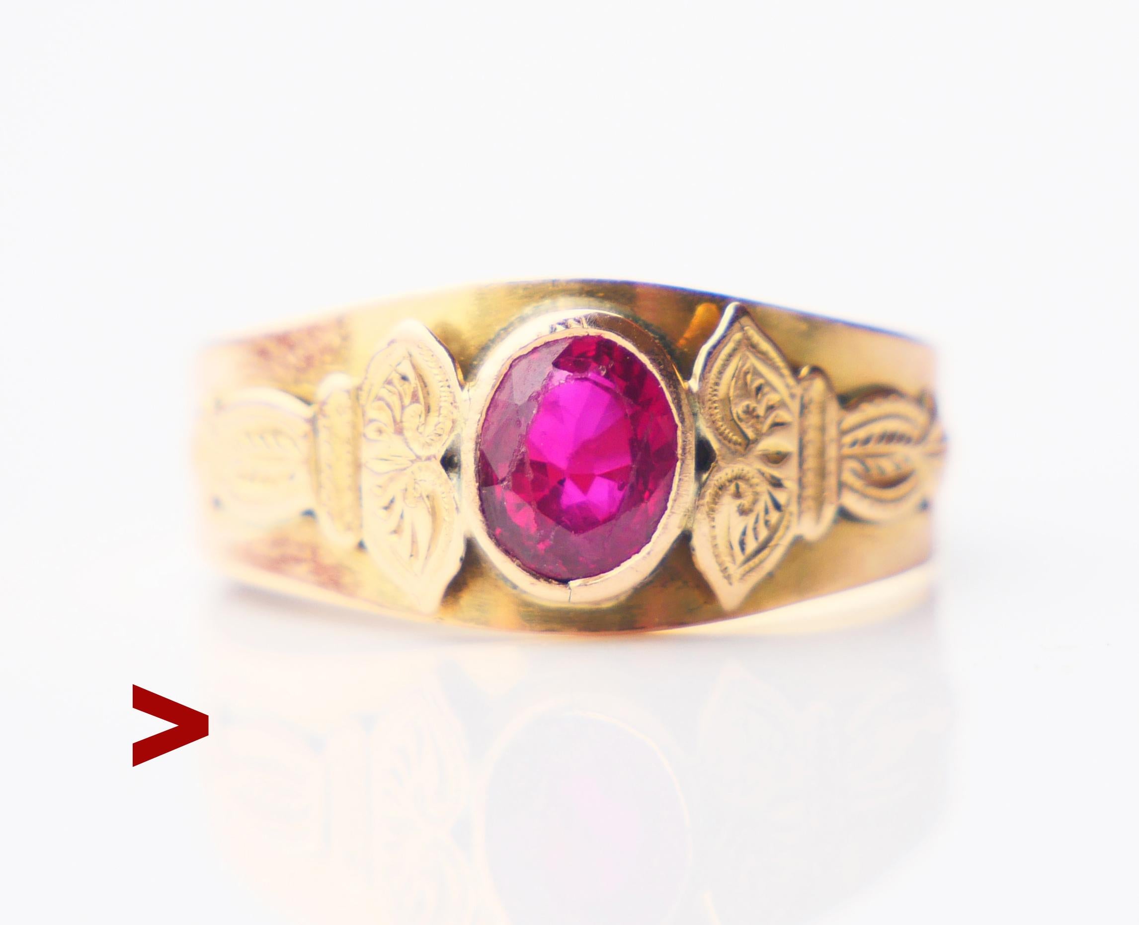 Bague pour tous les jours en or jaune massif 18K ornée d'un rubis rouge naturel de taille diamant ovale 5,5 mm x 4,5 mm x 3 mm x 3,35 mm de profondeur / ca. 0,7 ct. Ce Rubis est transparent d'une couleur Rouge vibrante, très probablement d'origine