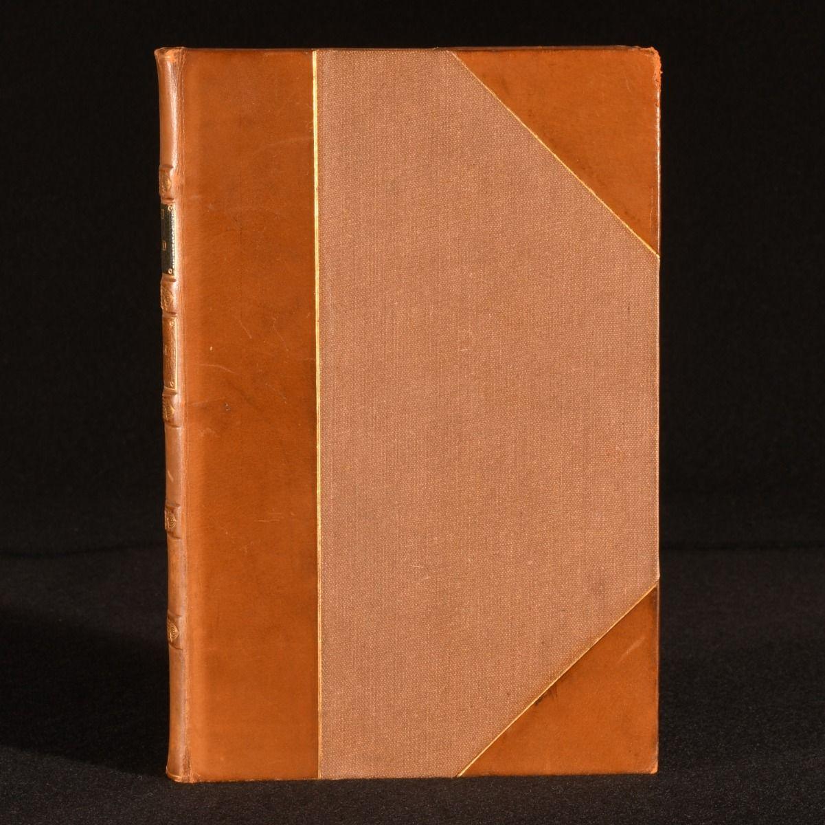Un insieme uniformemente rilegato di opere di James Anthony Froude, tra cui la sua importante storia dell'Inghilterra.

Completo in sedici volumi, di cui dodici volumi di 