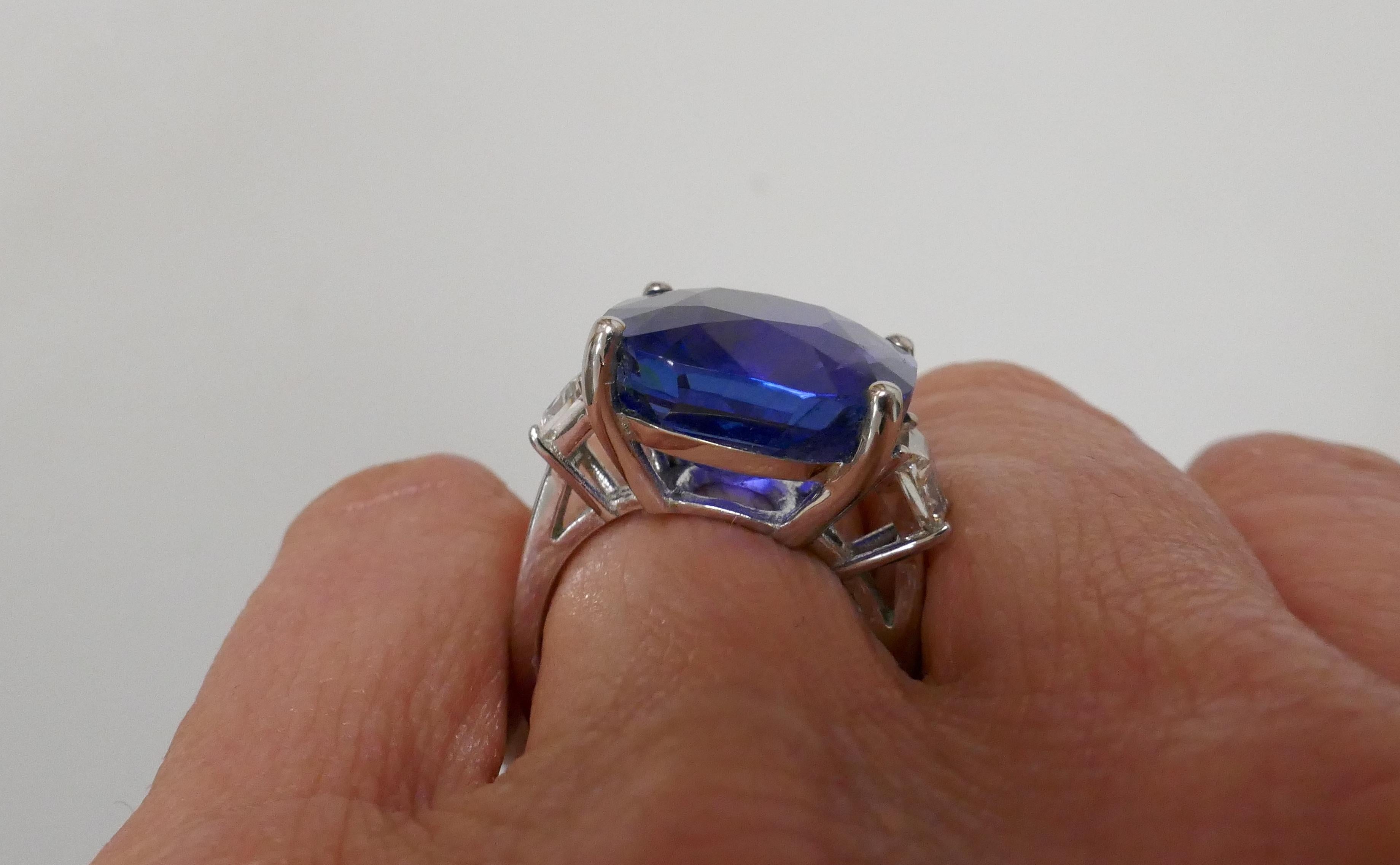 19.02 Carat Ceylon Natural No Heat Certified Sapphire Diamond  Ring 3