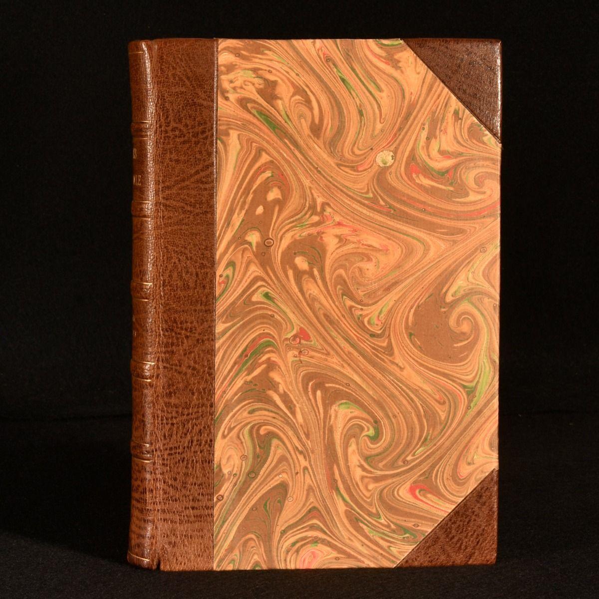 Un ensemble saisissant en édition limitée des œuvres collectées de Sir Arthur Conan Doyle, un ensemble magnifique et illustré.

Édition limitée. L'