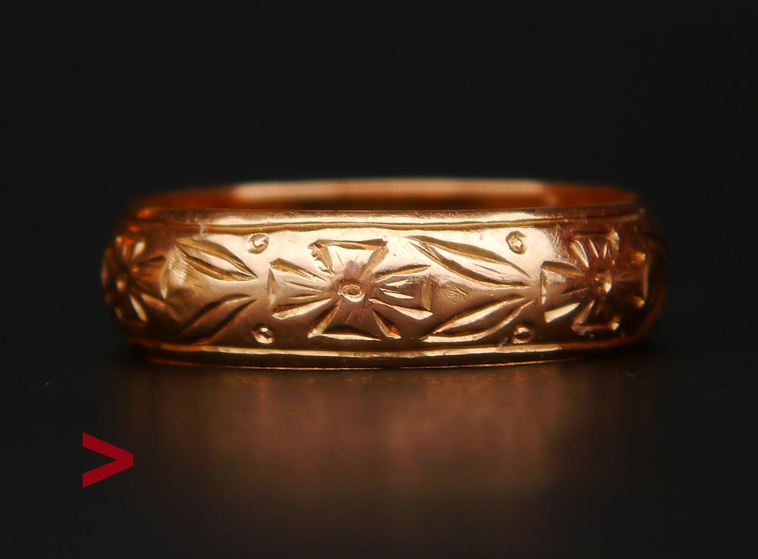Women's or Men's 1904 Antique European Wedding Ring solid 18K Gold Ø 9.5 US / 4.3 gr For Sale