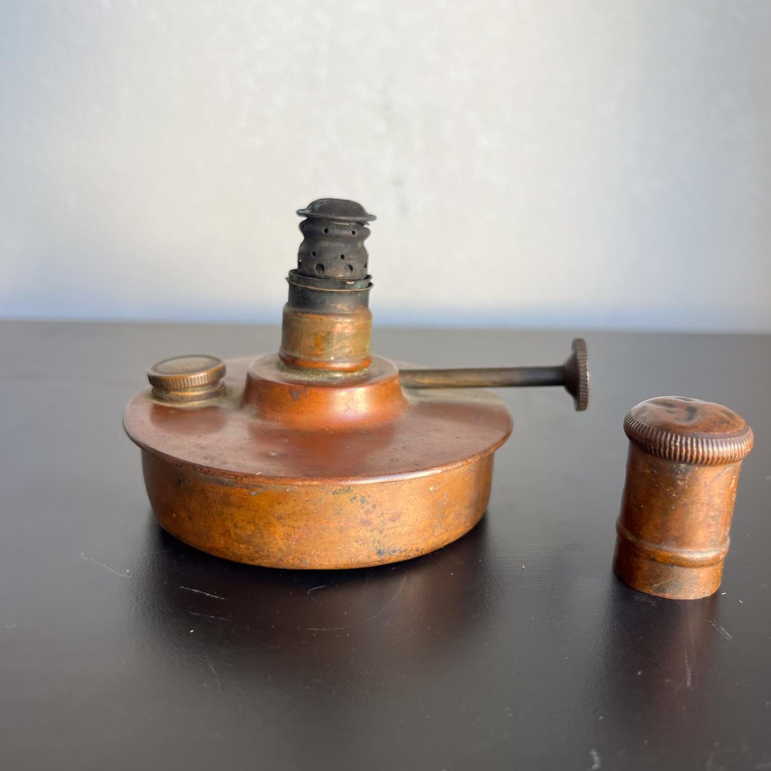 Lampe à huile ancienne Manning Bowman, 1904, cuivre patiné et laiton en vente 10