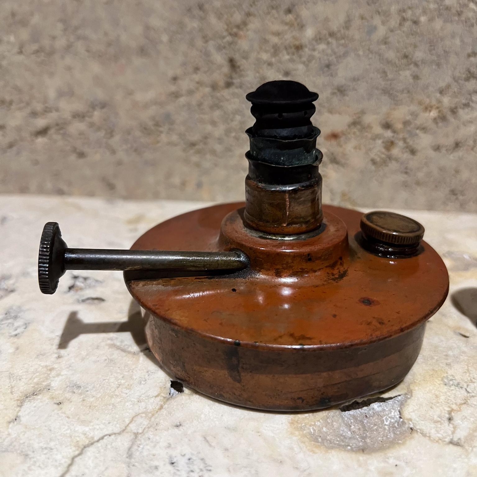 Début du 20ème siècle Lampe à huile ancienne Manning Bowman, 1904, cuivre patiné et laiton en vente