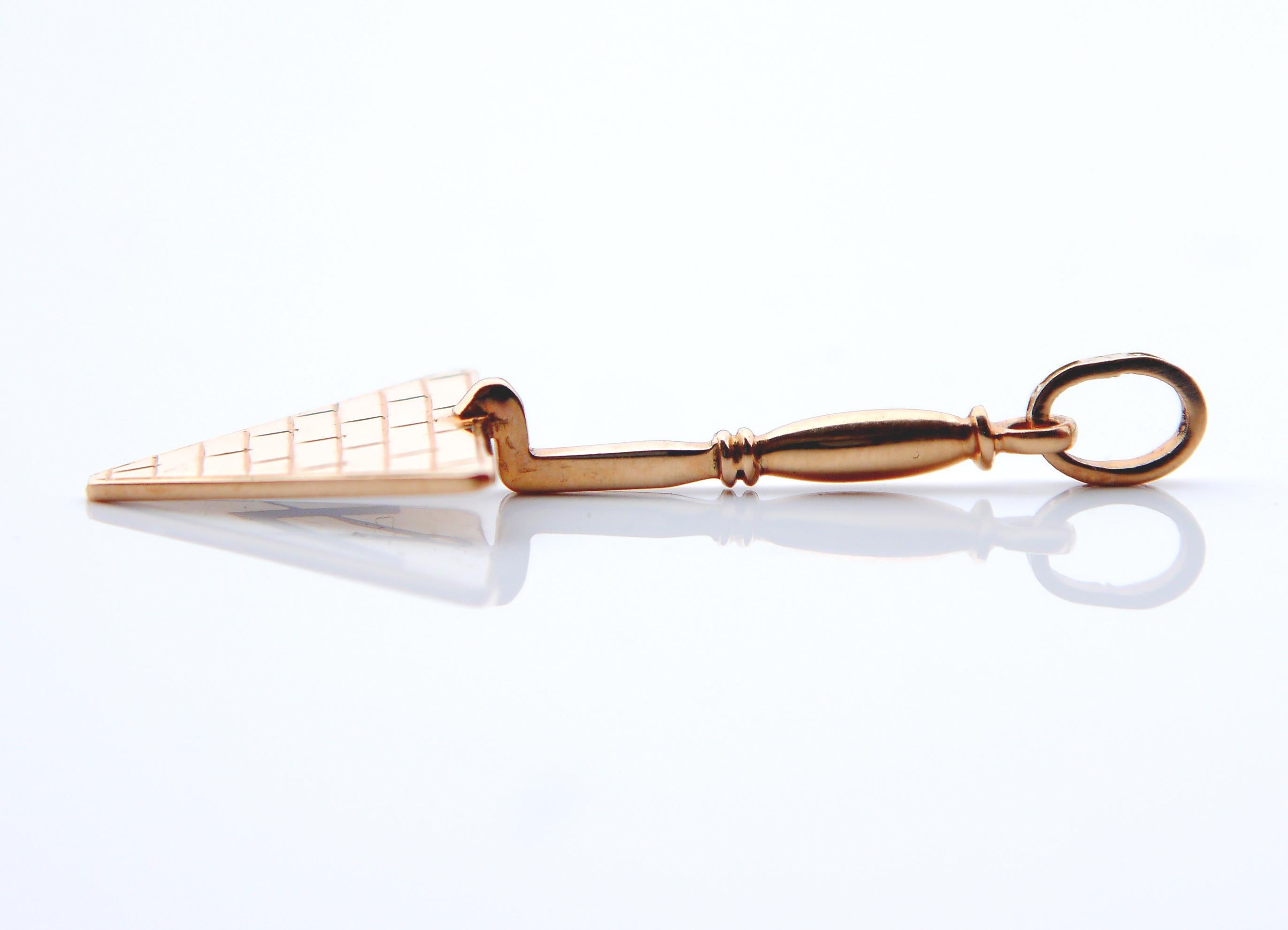 1904 Antique Trowel Pendant Freemason Masonic Blue Enamel solid 18K Gold / 3 gr For Sale 1