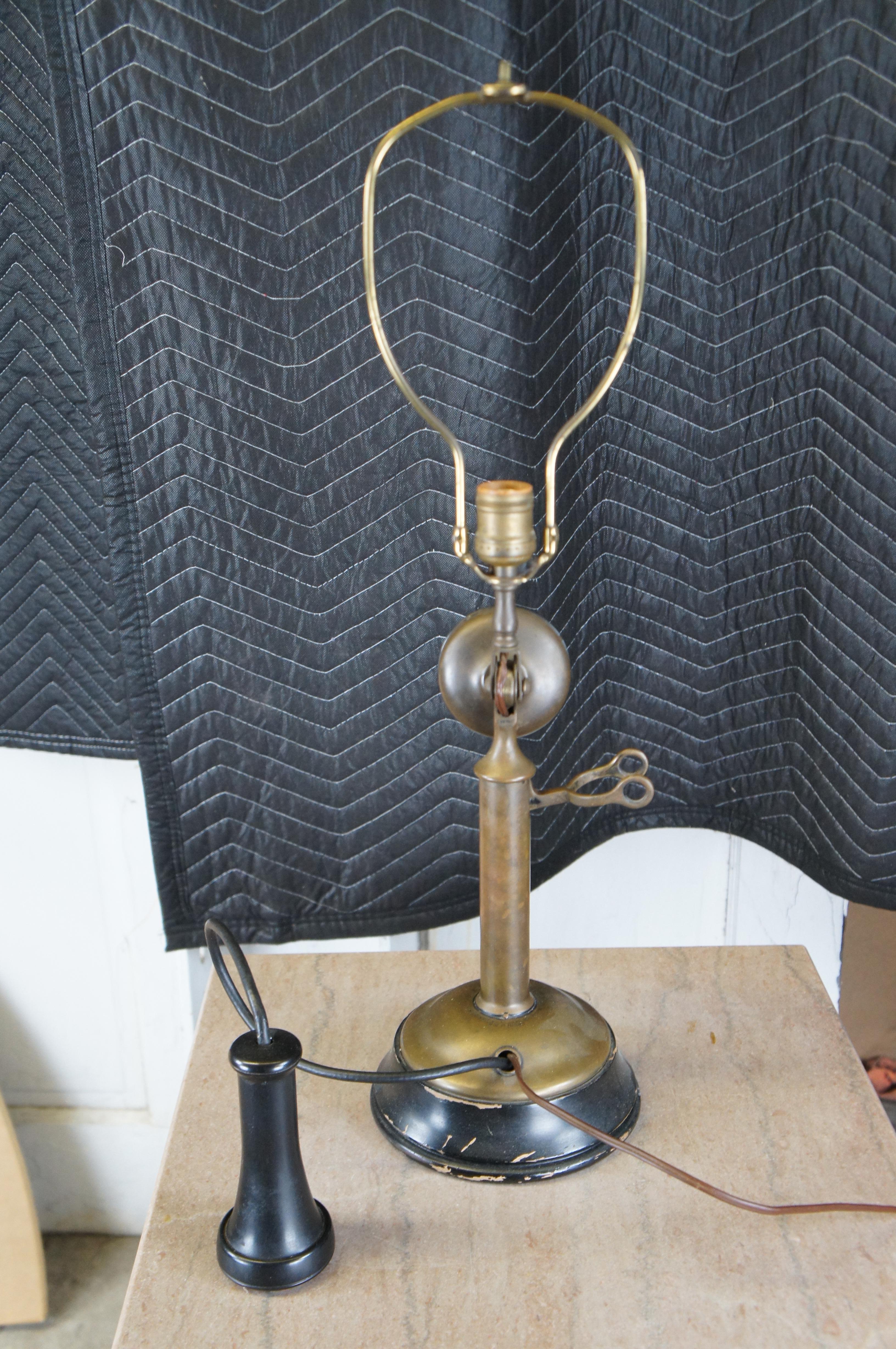 1904 Antiguo candelabro de latón Western Electric transformado en lámpara de teléfono en venta 3