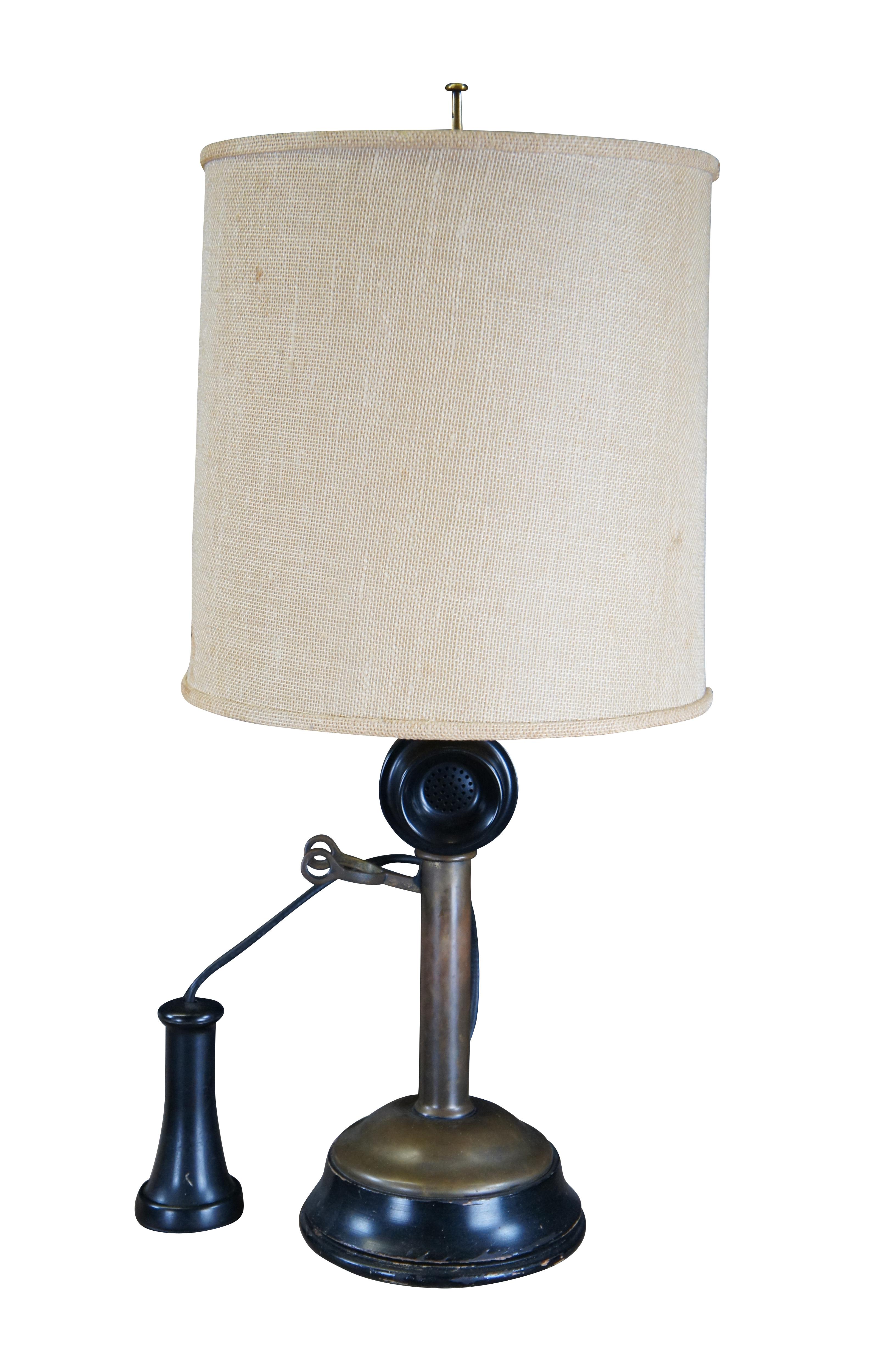 1904 Antiguo candelabro de latón Western Electric transformado en lámpara de teléfono artesano estadounidense en venta