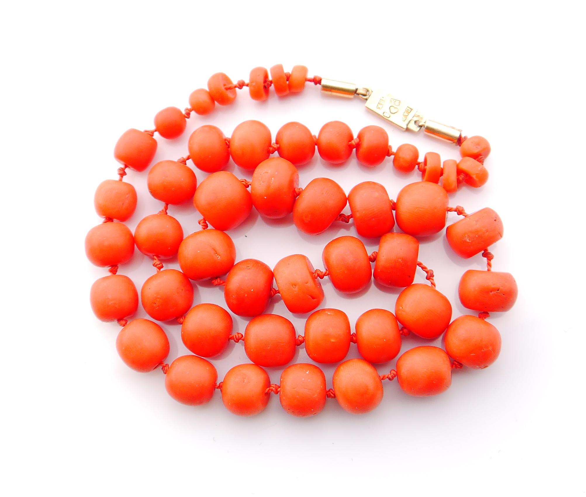 Old Necklace with a set of 47 hand-cut and polished gradually sized beads of natural untreated Precious Coral. Silken thread. Diameters of beads range from Ø 12 mm x 8 mm to Ø 5 x 3 mm. Total weight of Coral - ca. 200 ct.

All beads of even medium