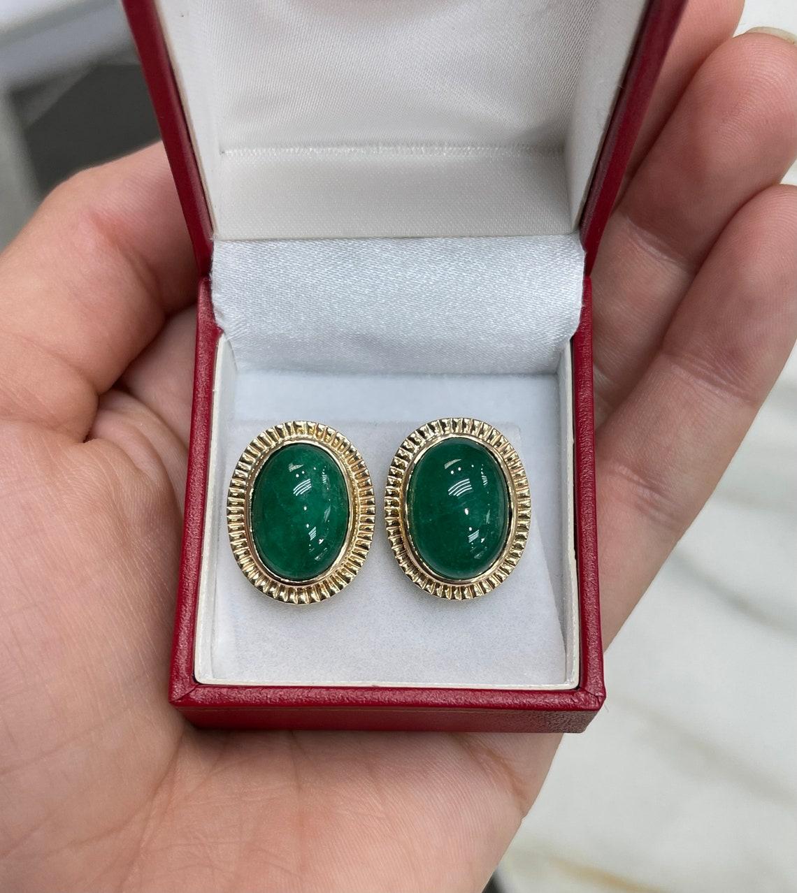 19.04tcw kolumbianischer Smaragd dunkelgrüner Cabochon Vintage handgefertigte Ohrringe 14K (Viktorianisch) im Angebot