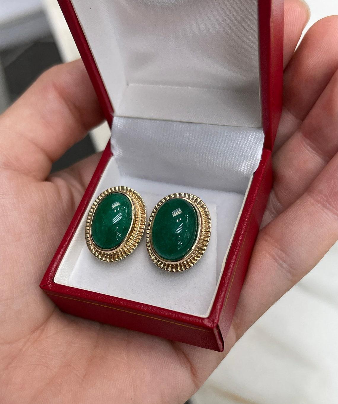 19.04tcw kolumbianischer Smaragd dunkelgrüner Cabochon Vintage handgefertigte Ohrringe 14K im Zustand „Neu“ im Angebot in Jupiter, FL