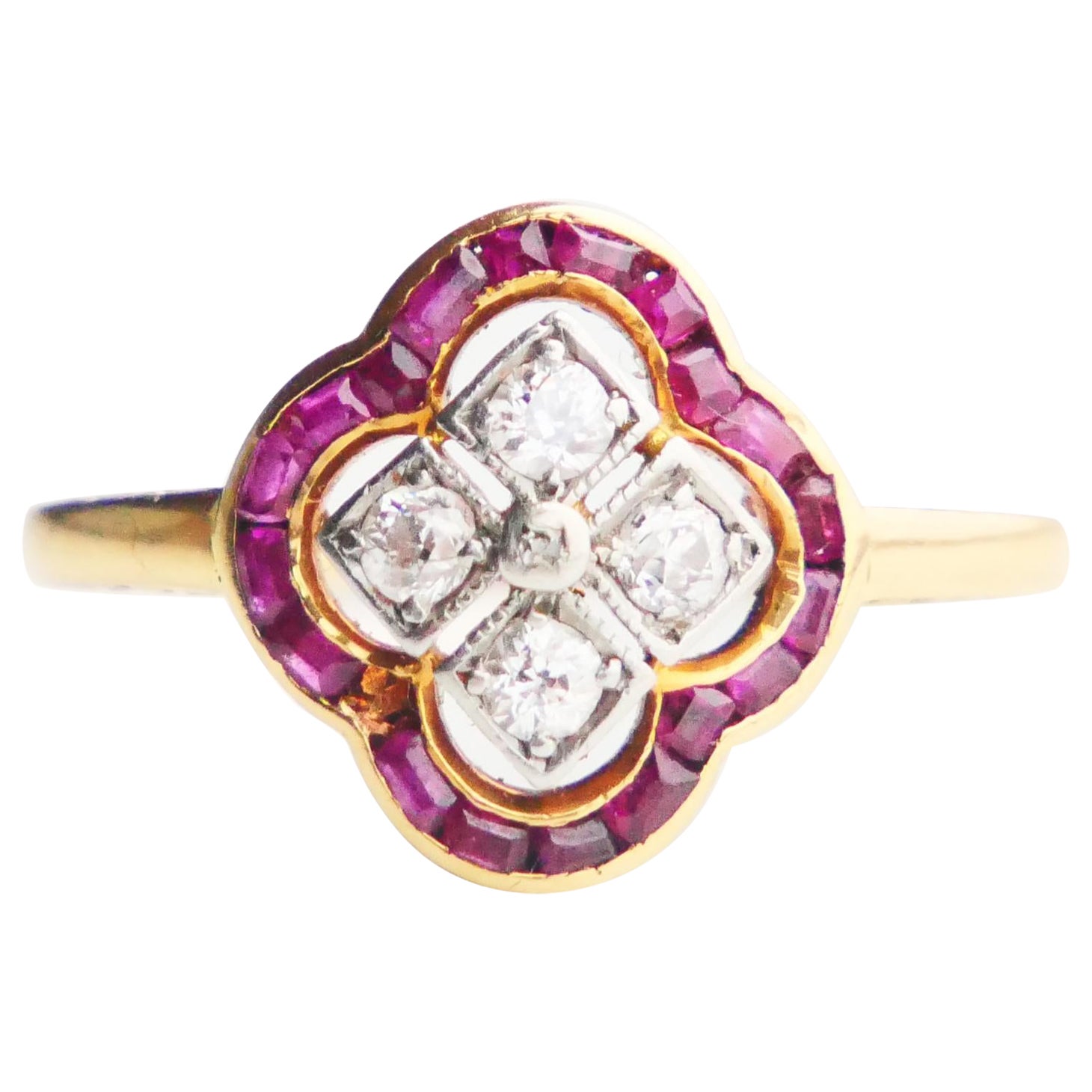 Anello antico del 1905 con rubino e diamanti in oro 18 carati e platino ØUS 8.7.5 / 3 gr.