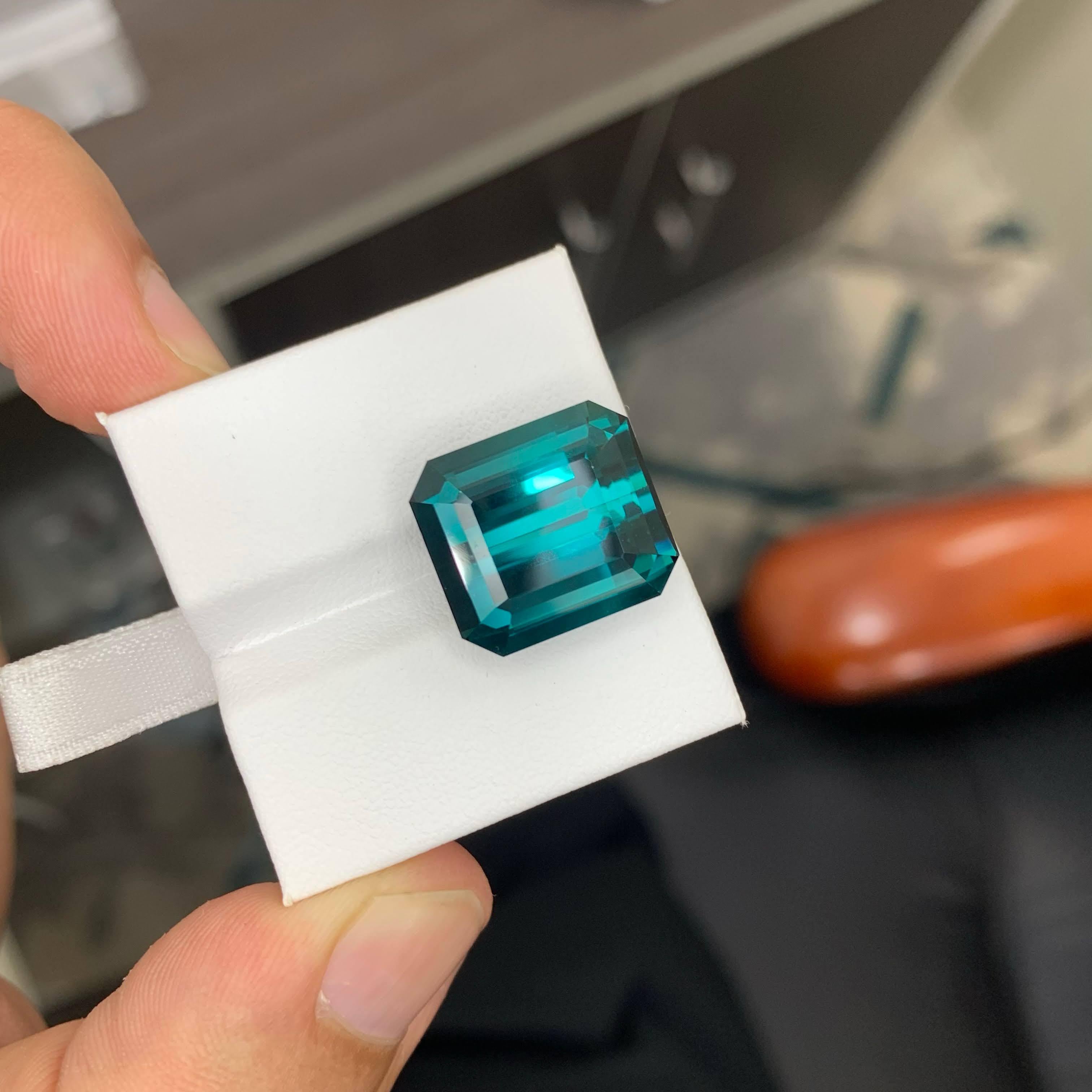 19.05 Carat Natural Loose Blue Color Tourmaline Emerald Cut Afghan Gemstone (pierre précieuse afghane) en vente 4