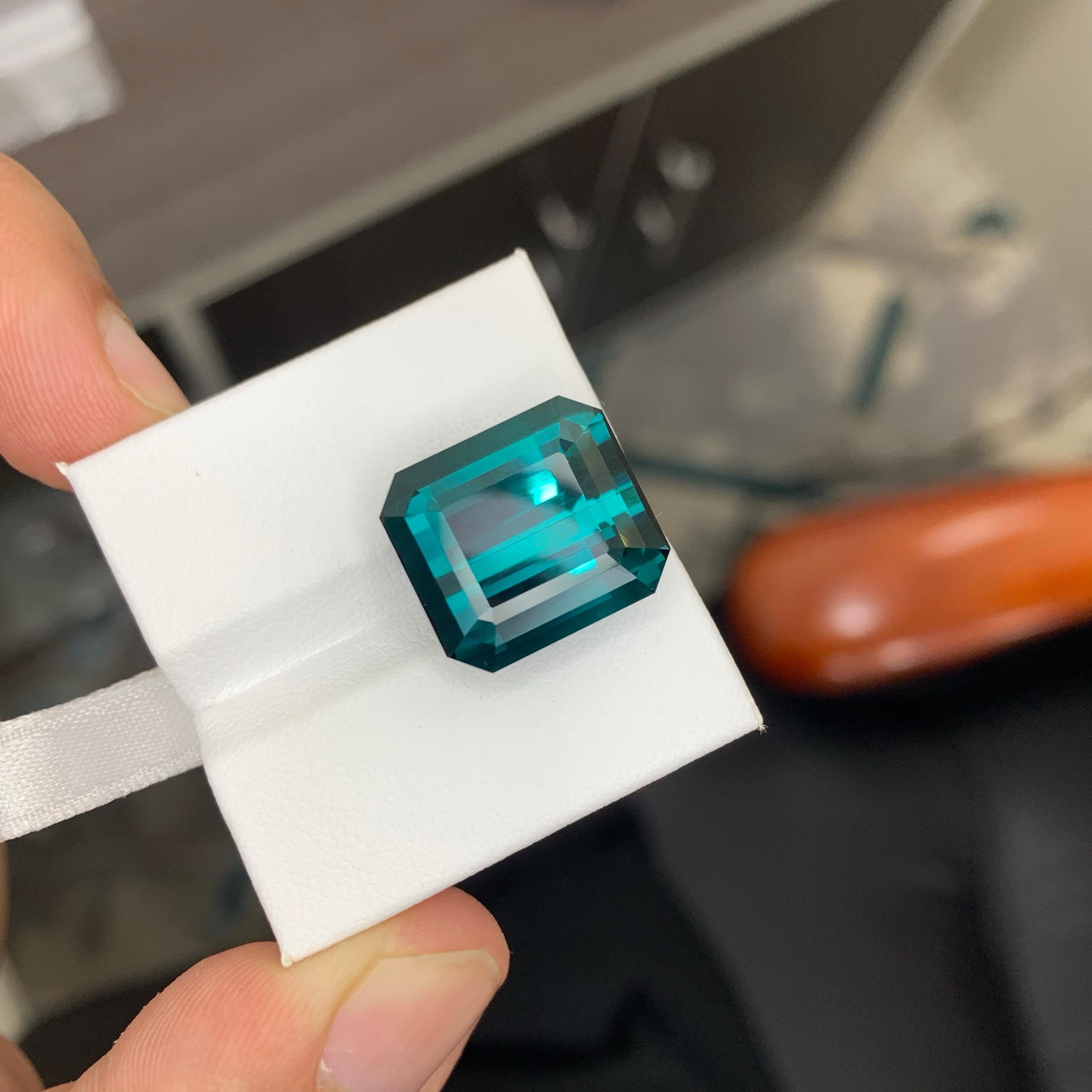 19.05 Carat Natural Loose Blue Color Tourmaline Emerald Cut Afghan Gemstone (pierre précieuse afghane) en vente 2