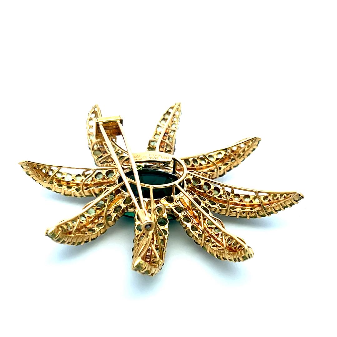 19,05 carati di tormalina 16,12 carati di peridoto 1,38 carati di diamante 18K YG Spilla a spillo in vendita 8