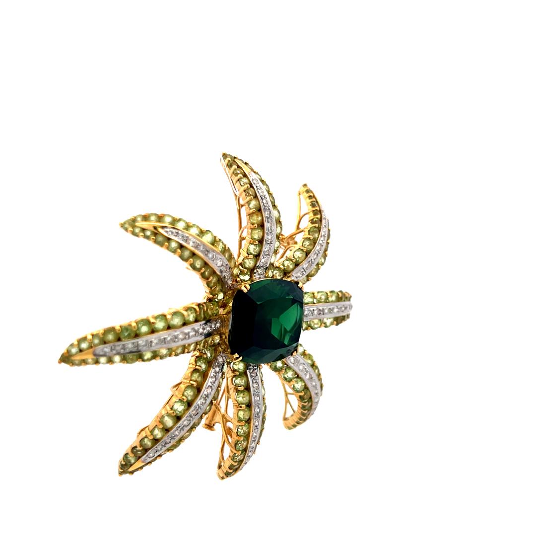 19,05 carati di tormalina 16,12 carati di peridoto 1,38 carati di diamante 18K YG Spilla a spillo in vendita 1