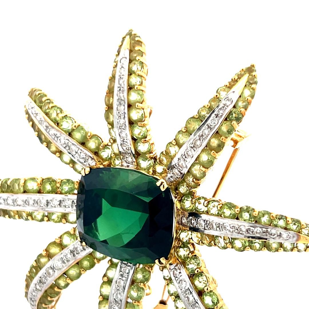 19,05 carati di tormalina 16,12 carati di peridoto 1,38 carati di diamante 18K YG Spilla a spillo in vendita 3