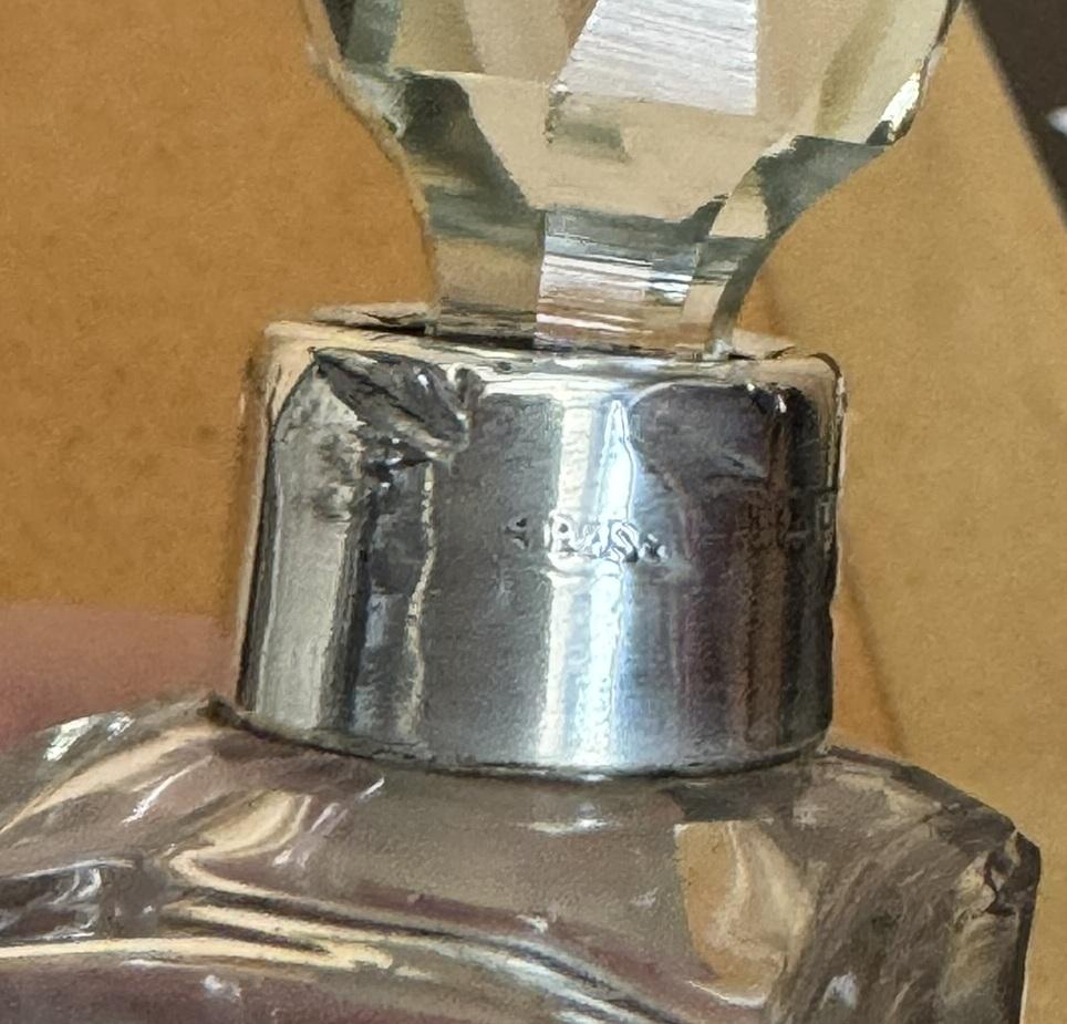 1905 HENRY PERKINS & SONS ANTIQUE STERLING SiLVER PERFUME BOTTLE CUT CRYSTAL For Sale 2