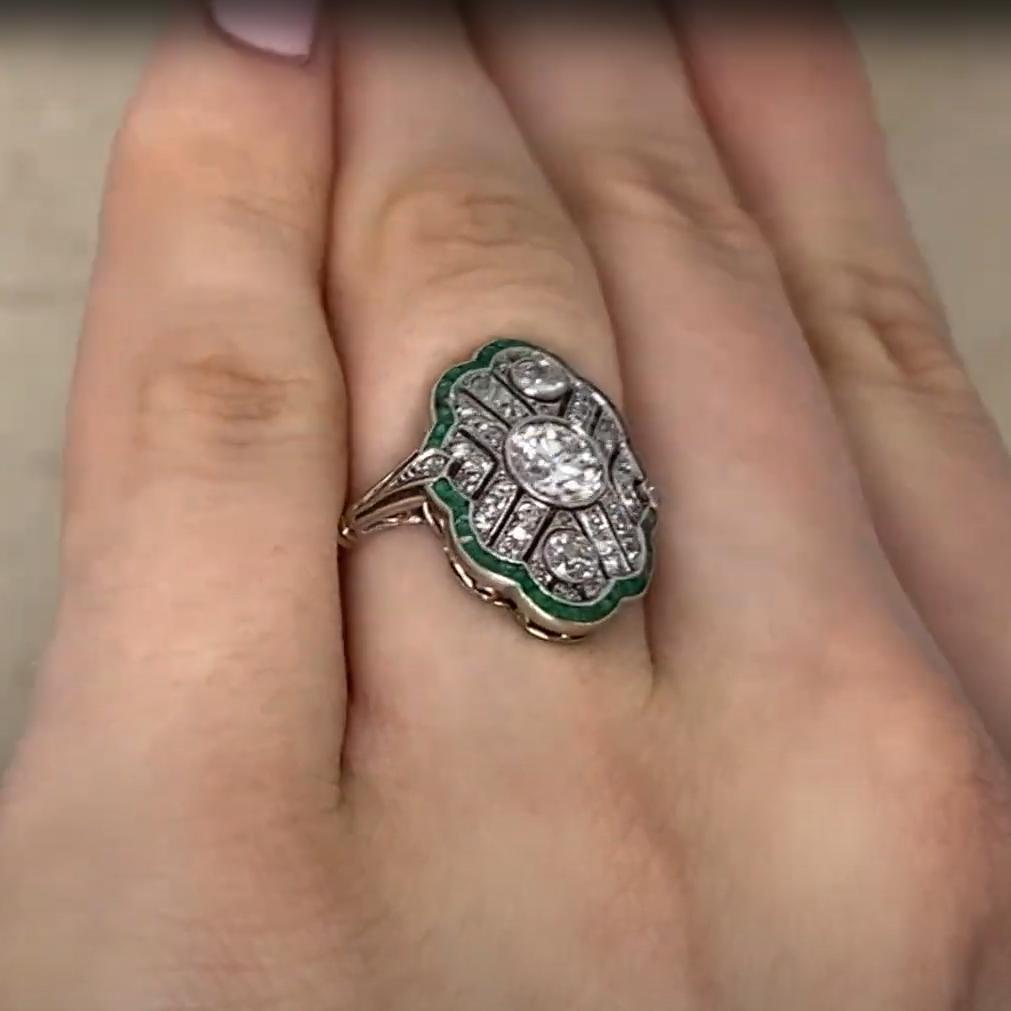 1905 Alter Euro-Diamant (ca. 0,50 Karat) in Lünette gefasst mit Smaragd Ring, Platin (Edwardian) im Angebot