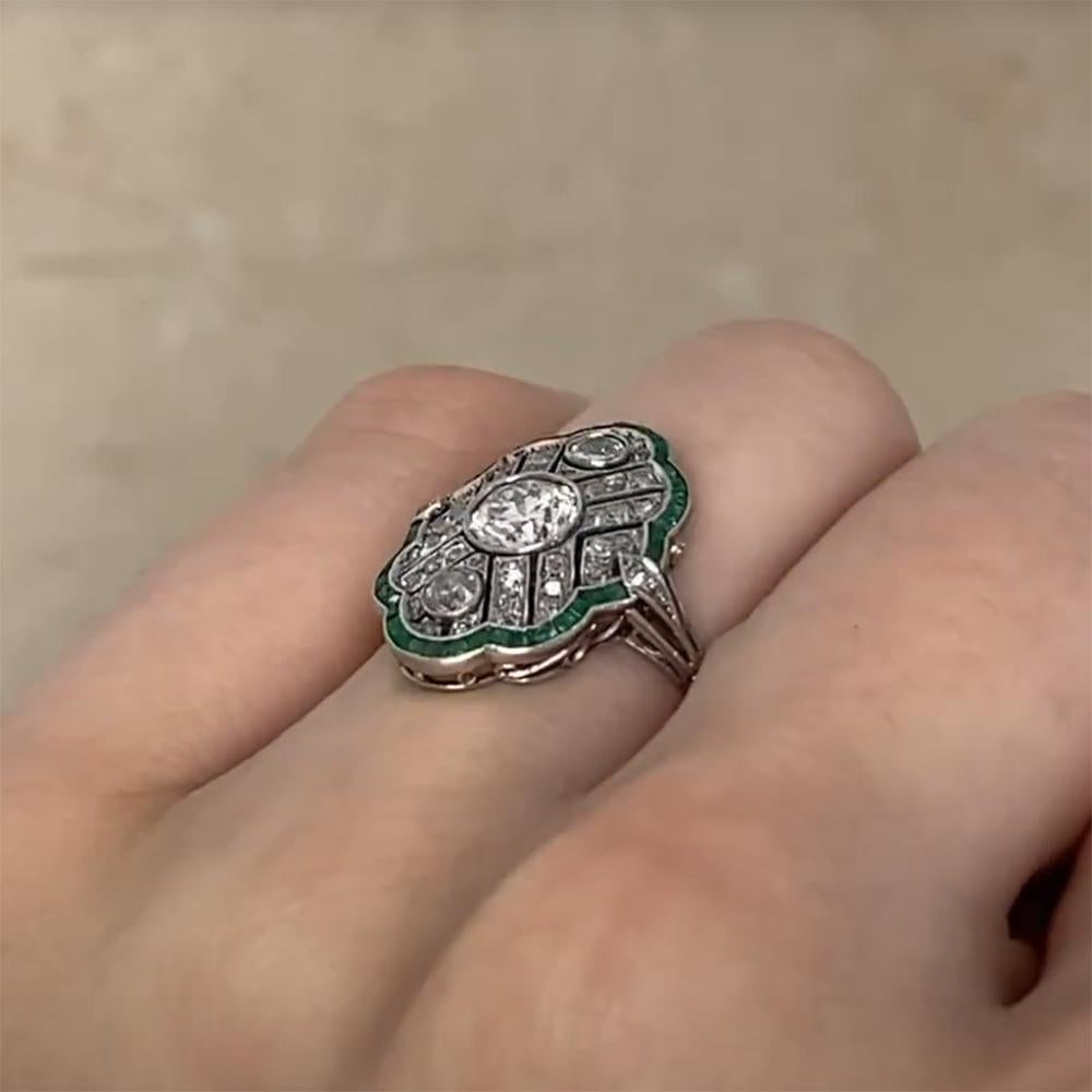 1905 Alter Euro-Diamant (ca. 0,50 Karat) in Lünette gefasst mit Smaragd Ring, Platin (Alteuropäischer Schliff) im Angebot