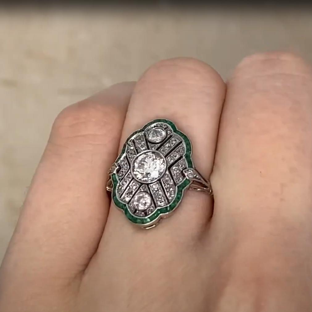 1905 Alter Euro-Diamant (ca. 0,50 Karat) in Lünette gefasst mit Smaragd Ring, Platin im Zustand „Hervorragend“ im Angebot in New York, NY