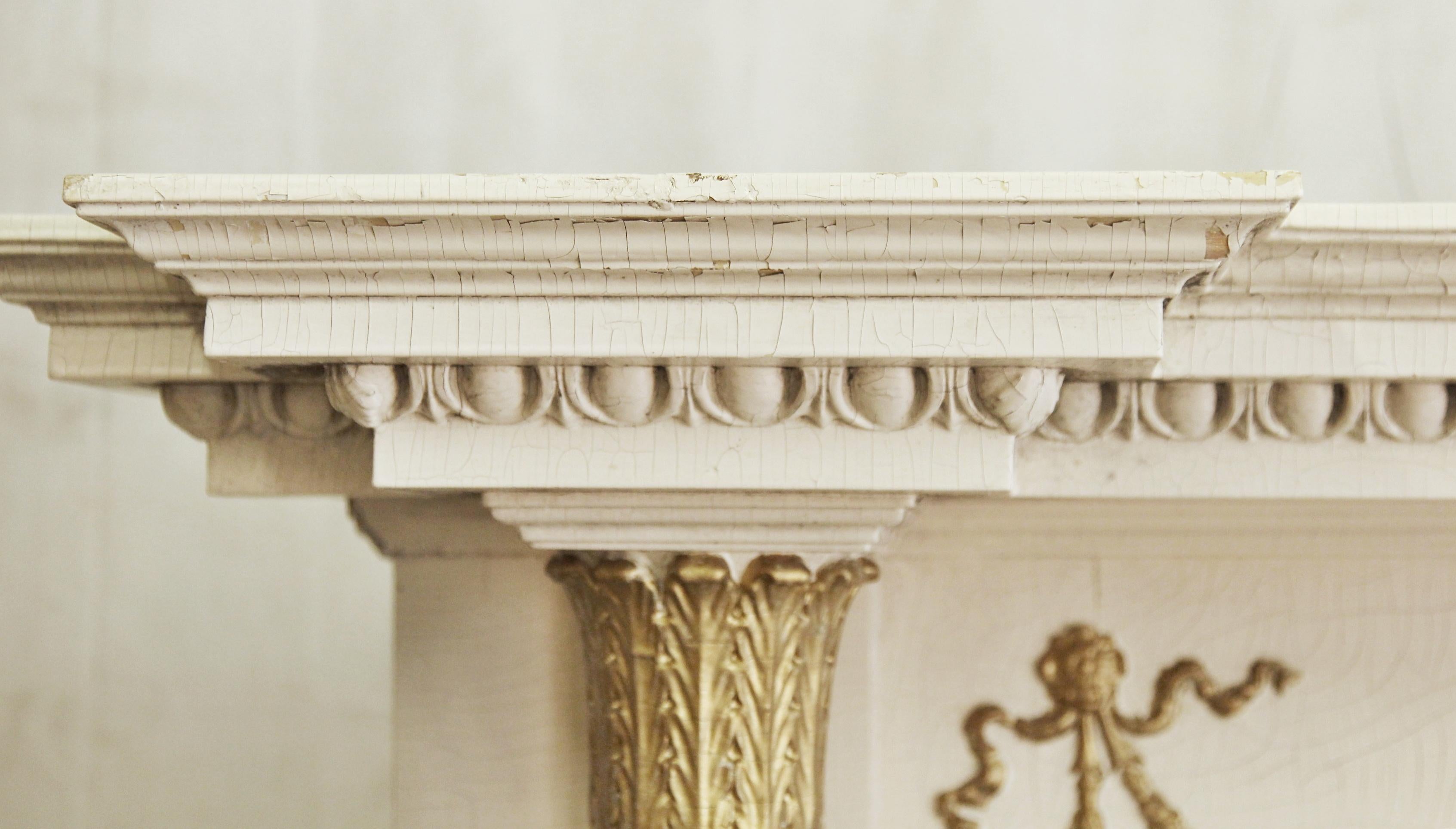 1905 White & Gold Wood Federal Style Mantel with Columns and Egg and Dart Design In Good Condition In New York, NY