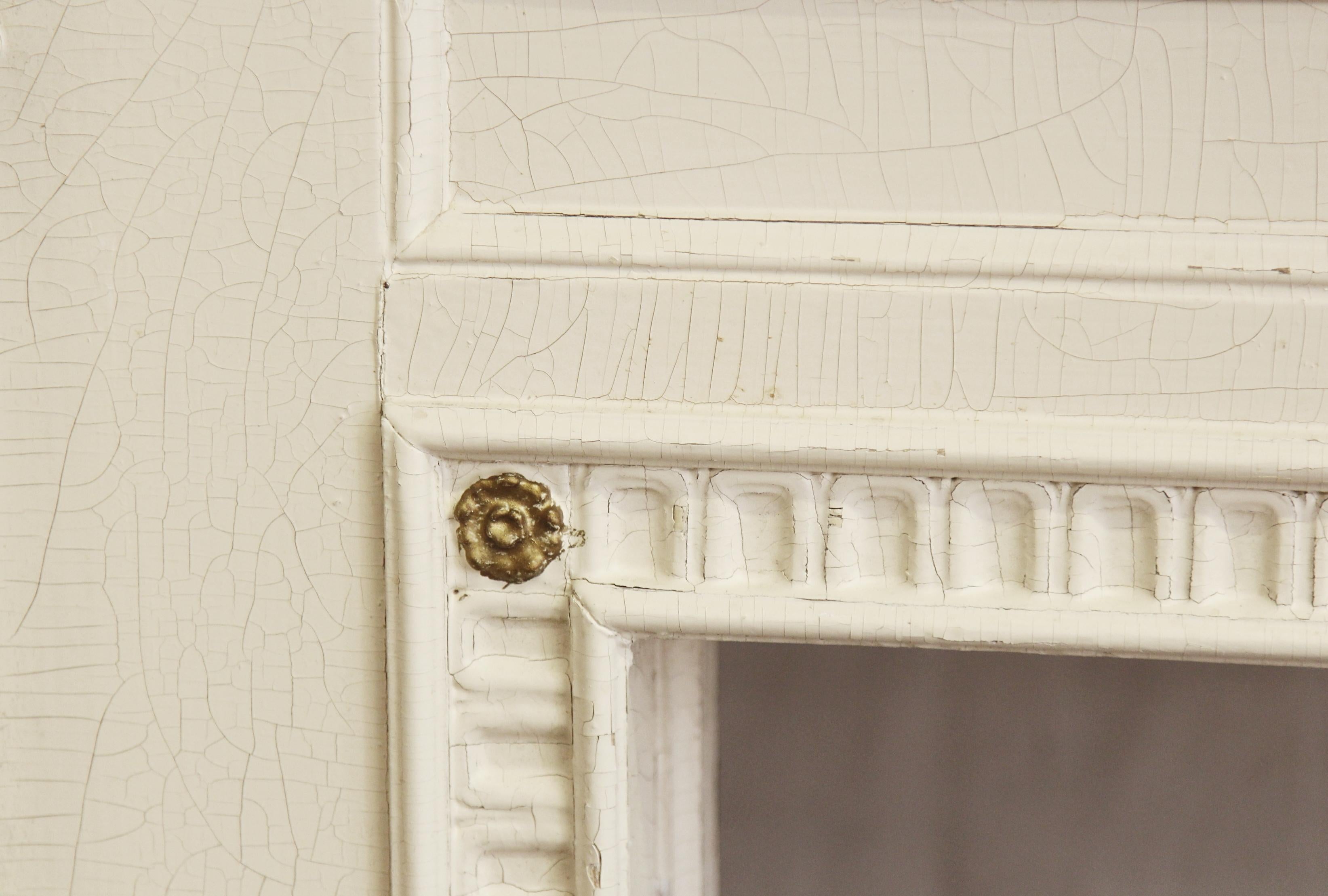 Early 20th Century 1905 White & Gold Wood Federal Style Mantel with Columns and Egg and Dart Design