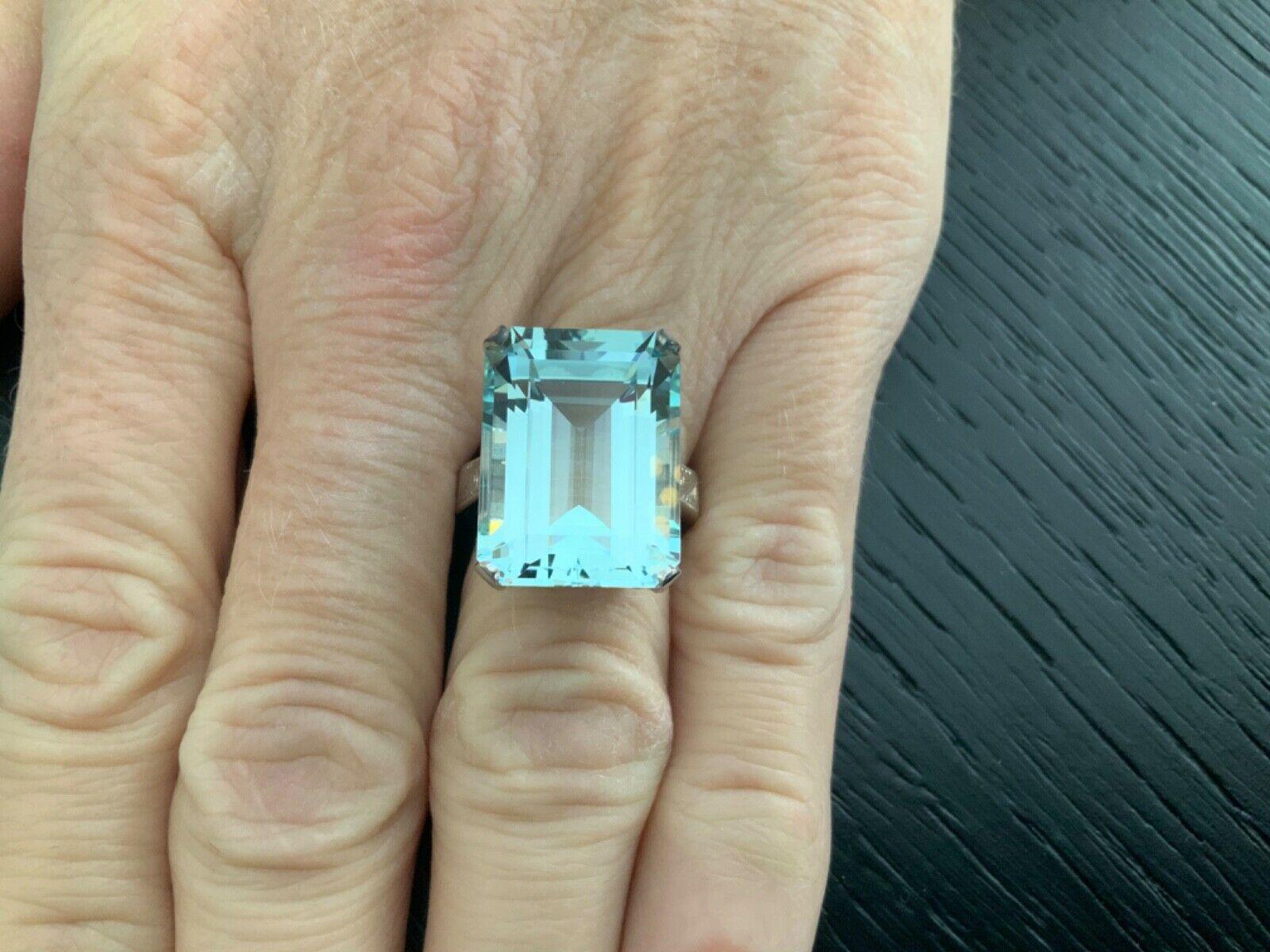 Emerald Cut 19.06 Carat Natural Aquamarine and Diamond Ring GIA Certified 19k White Gold For Sale