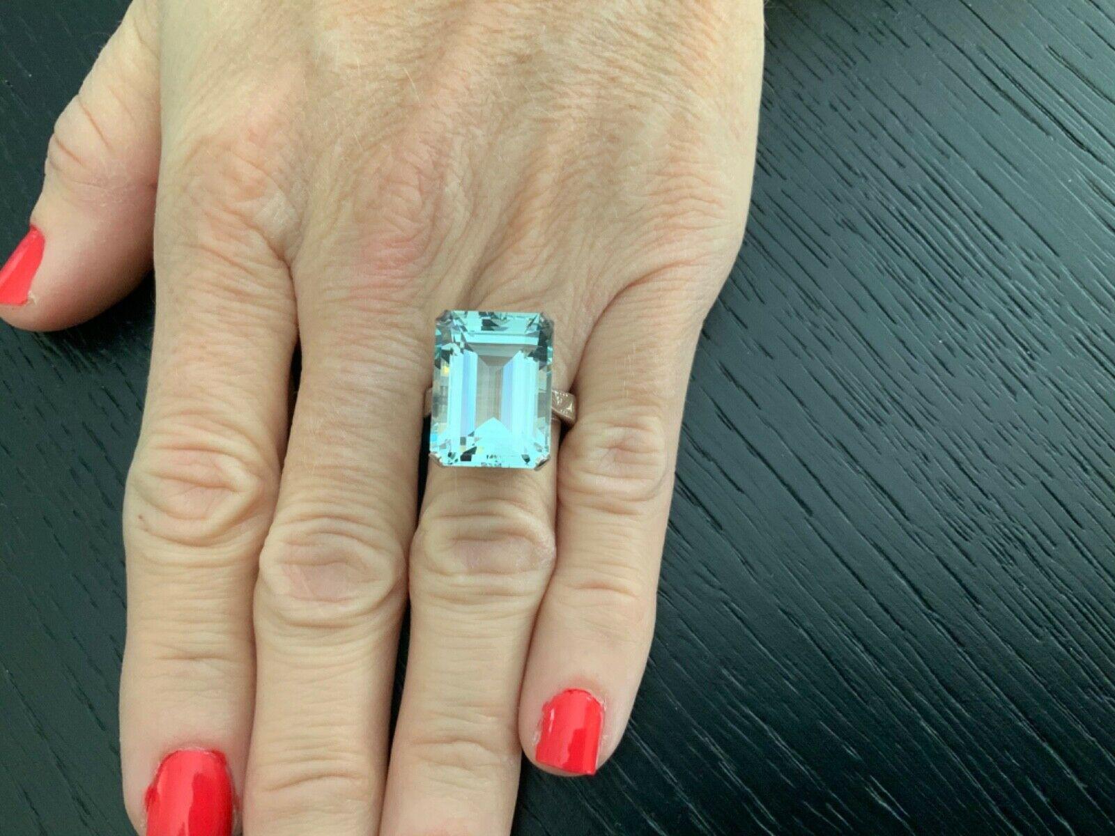 19.06 Carat Natural Aquamarine and Diamond Ring GIA Certified 19k White Gold In New Condition For Sale In Middletown, DE