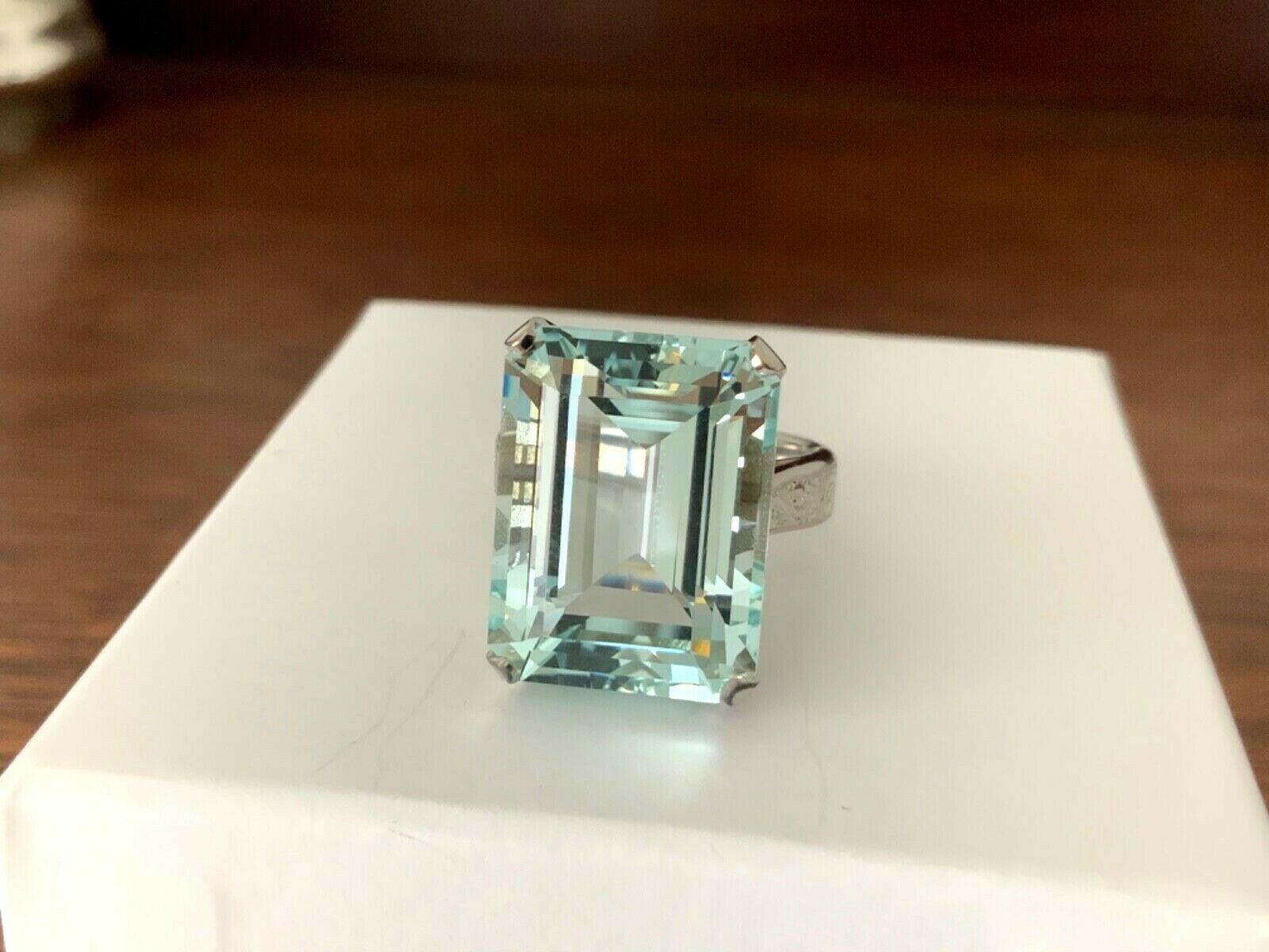 19.06 Carat Natural Aquamarine and Diamond Ring GIA Certified 19k White Gold For Sale 1
