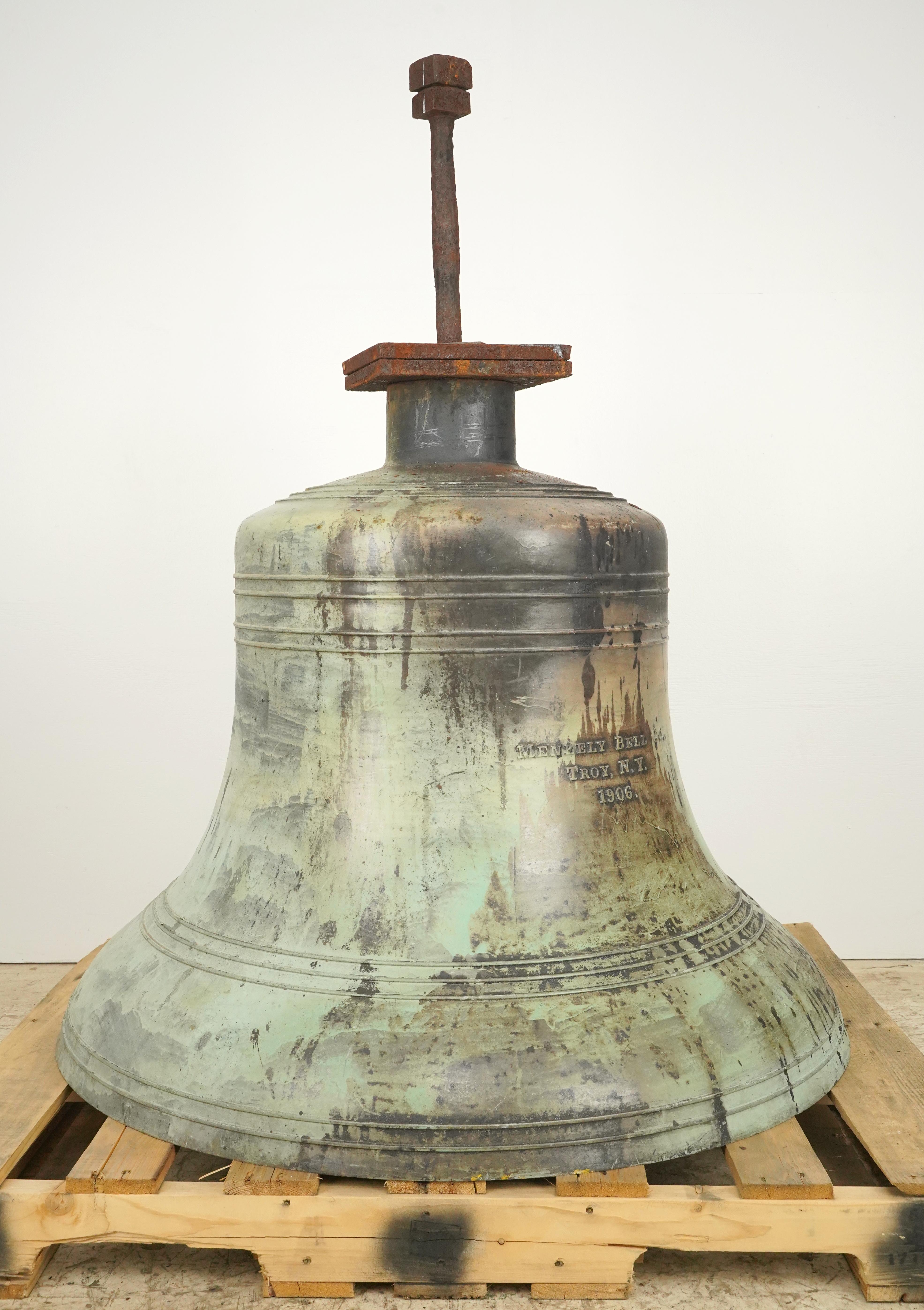1906 Meneely Bell. Co. Cloche en bronze sans battant Bon état - En vente à New York, NY