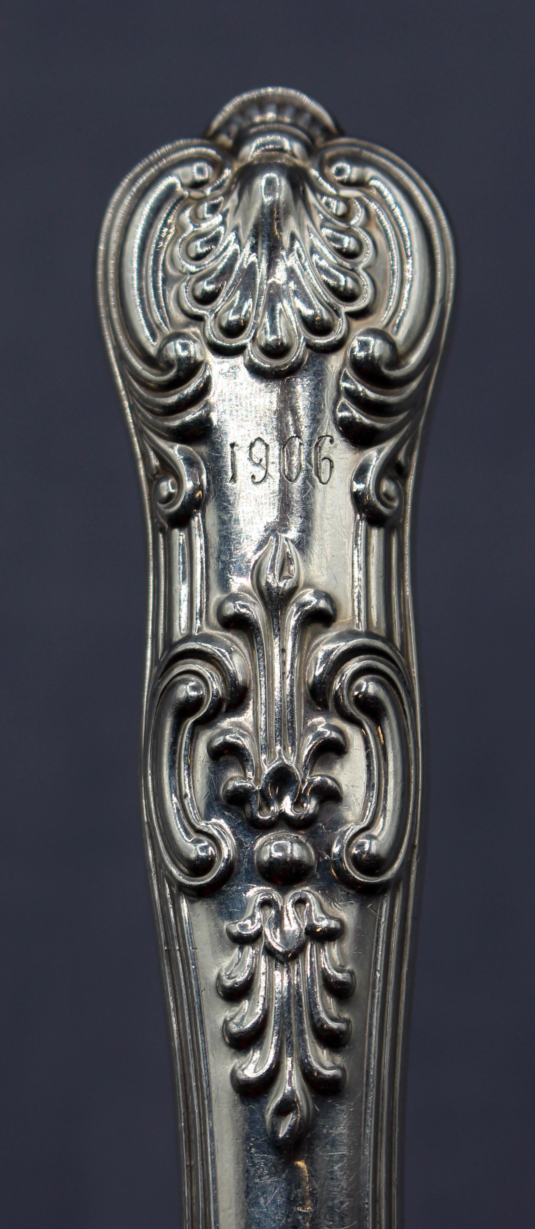 Américain Ensemble de sept couteaux en argent sterling à motif de roi par Dominick & Haff, 1906 en vente