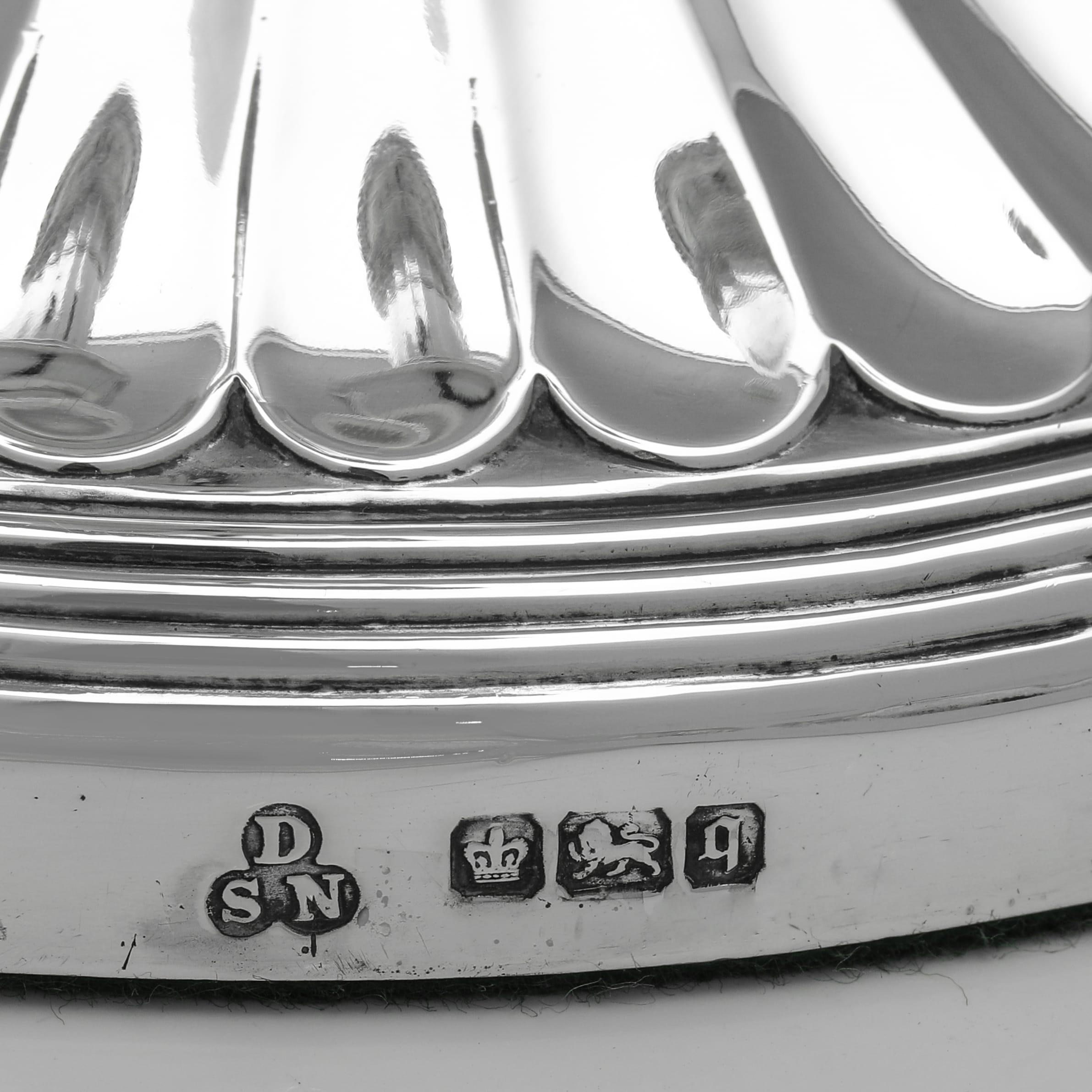 Inizio XX secolo Candelieri ovali in argento sterling del 1908 di Sharman D. A. Neill Ltd. in vendita