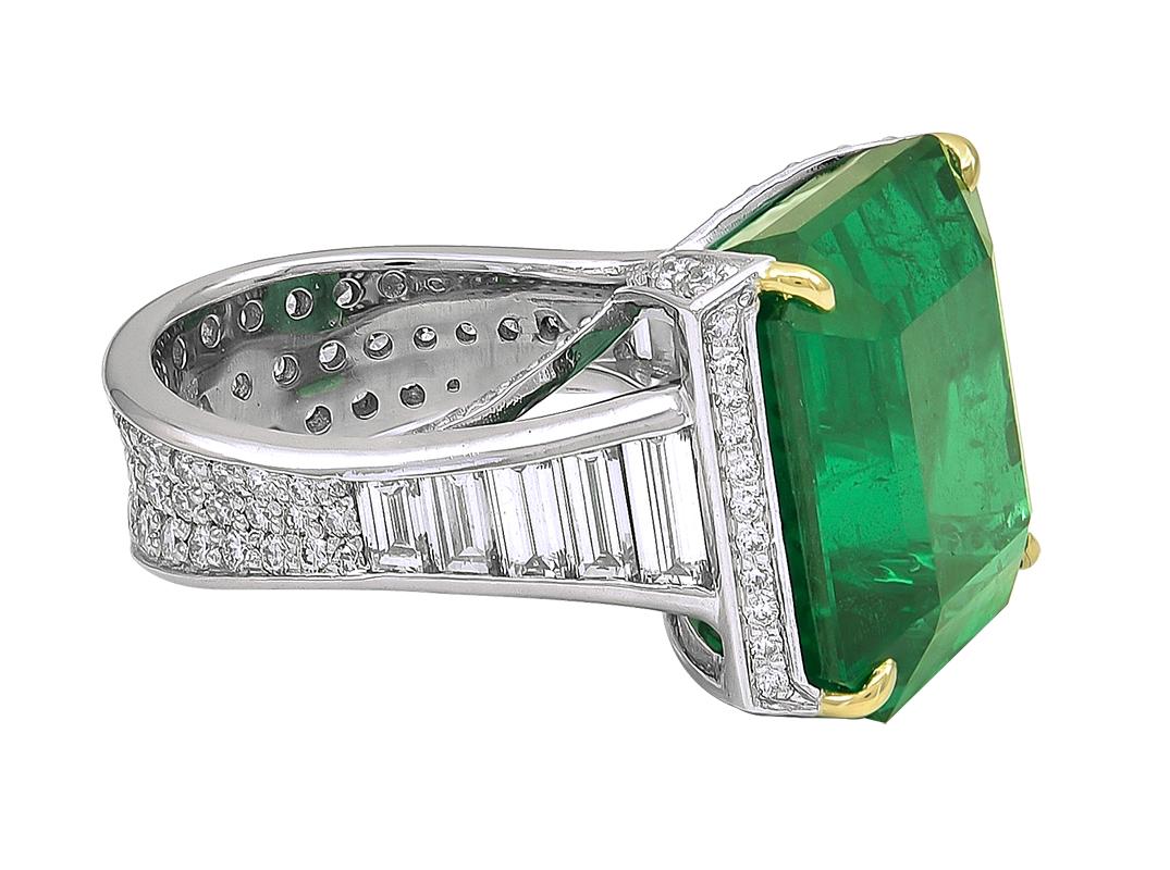 19.09 Carat African Emerald and Diamond Ring In Excellent Condition In New York, NY
