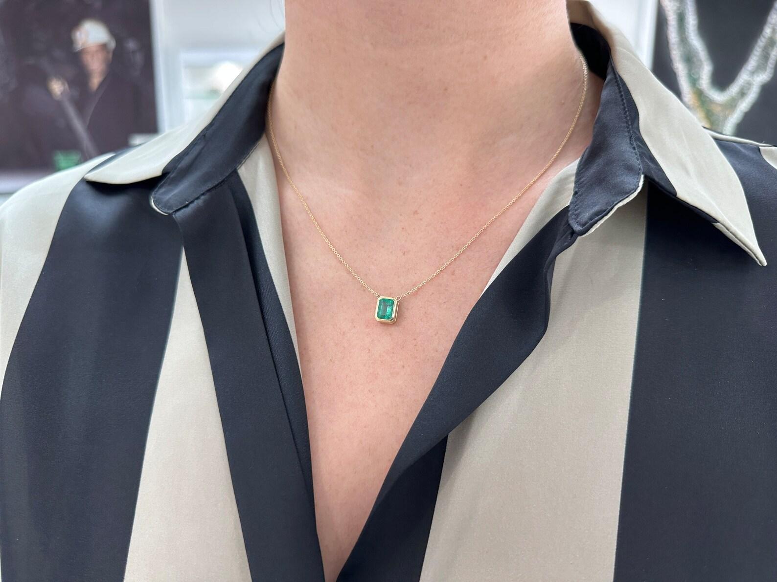 1.90ct 14K Natural Emerald Cut Emerald Bezel Women Necklace - Medium Lush Green For Sale 1