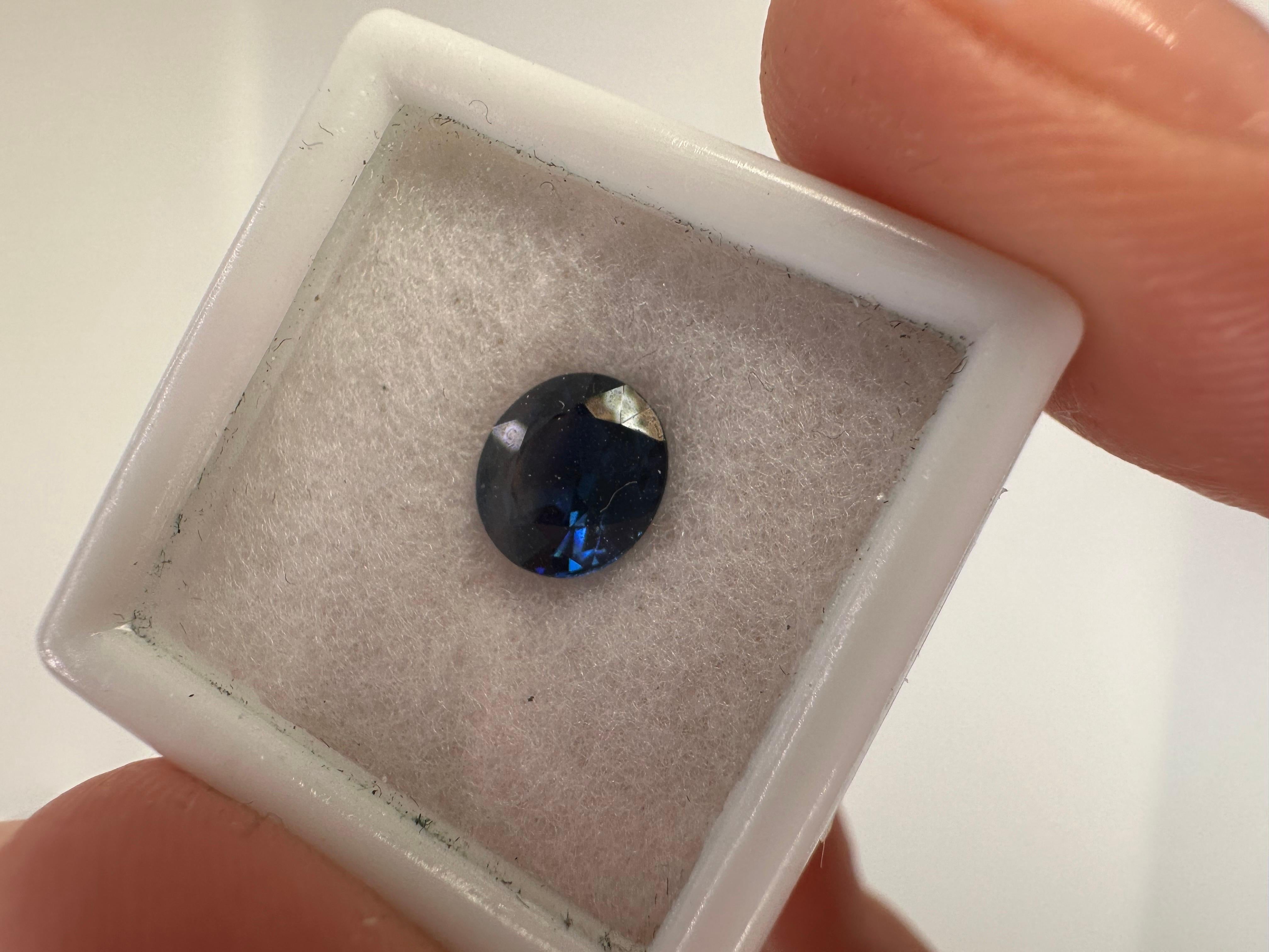 1.90ct Ceylon sapphire round 7.7mm NATURAL beautiful In New Condition For Sale In Jupiter, FL